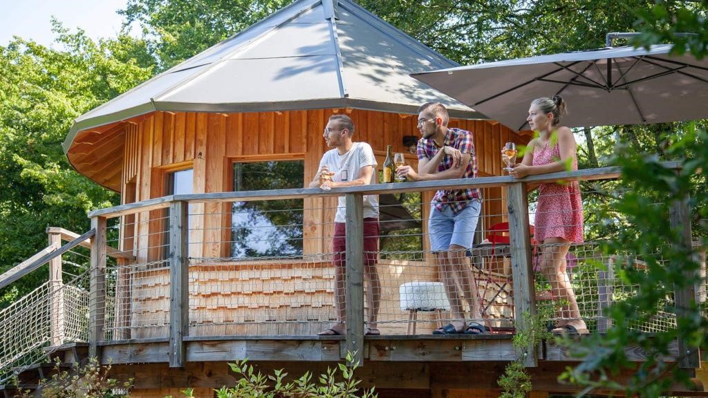 Le P'tiot Utau — Cabane dans les arbres avec spa à Jura à Lons-Le-Saunier Cedex — salle de bain