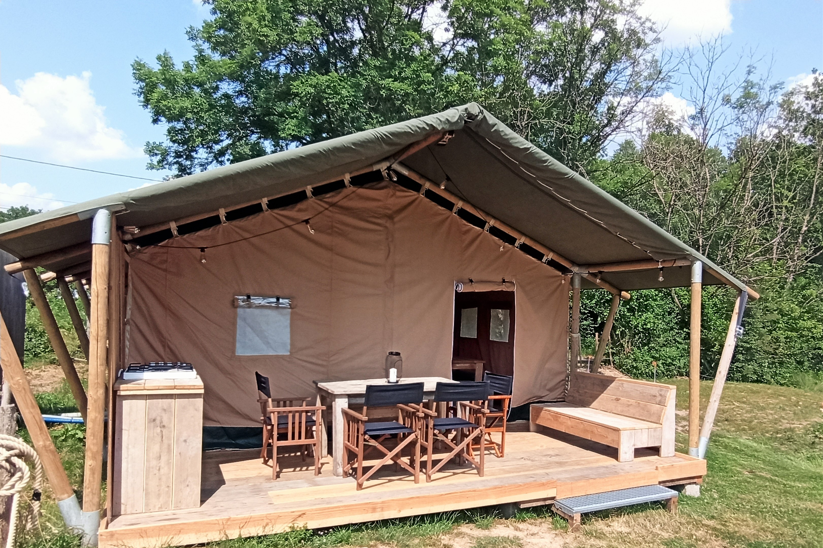Le lodge de la Chouette : une expérience immersive en pleine nature à Quarré-Les-Tombes — environnement naturel