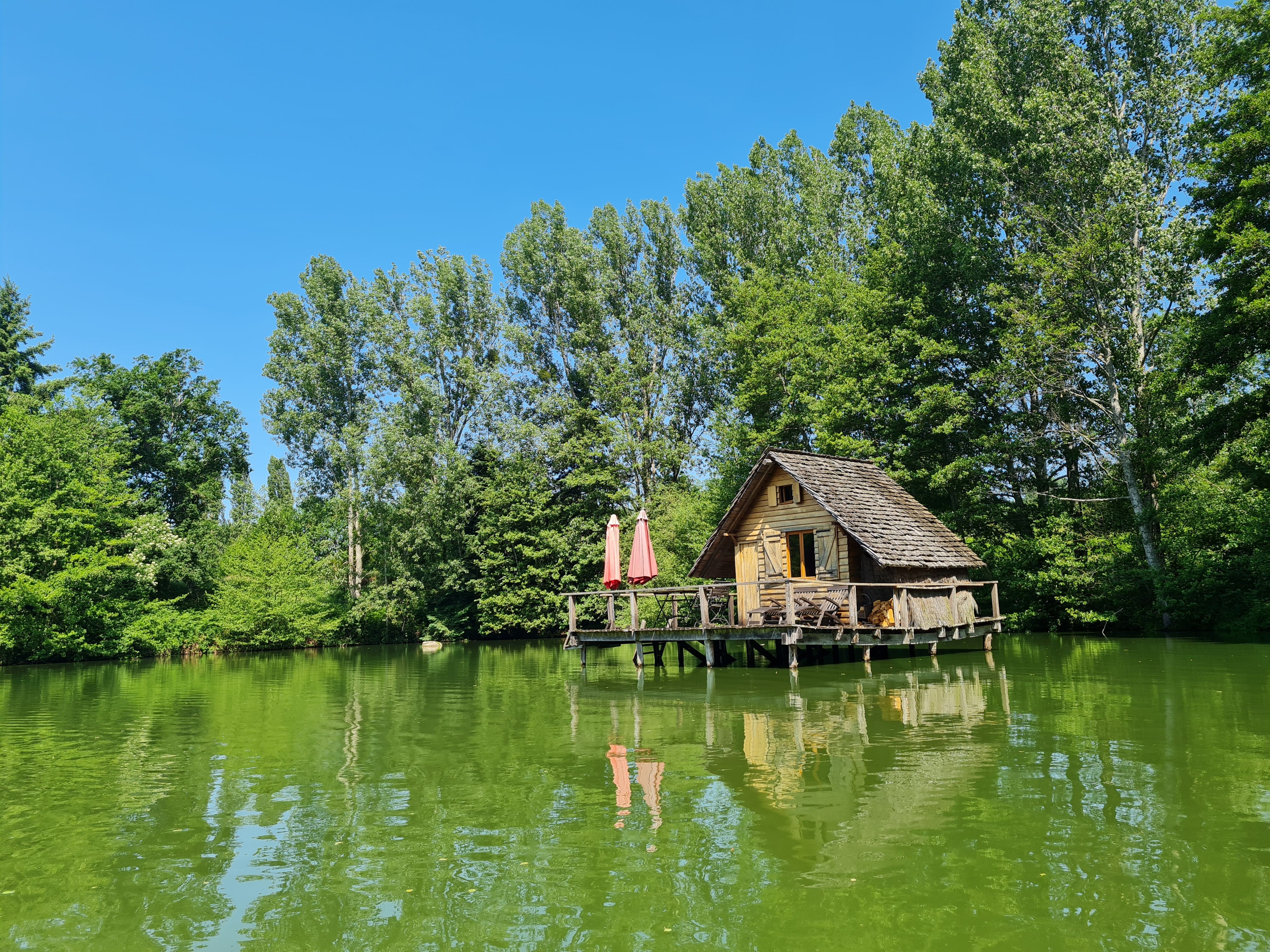 Cabane du Bout du Monde : une évasion sur l'eau en Bourgogne — Cabane à Saint-Didier-Sur-Arroux