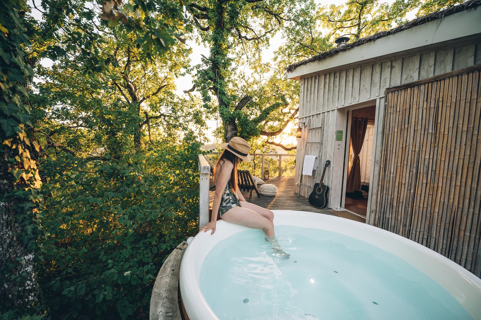 Évasion dans les arbres : la cabane Tropicabana avec spa à Labastide De Penne — espace de vie
