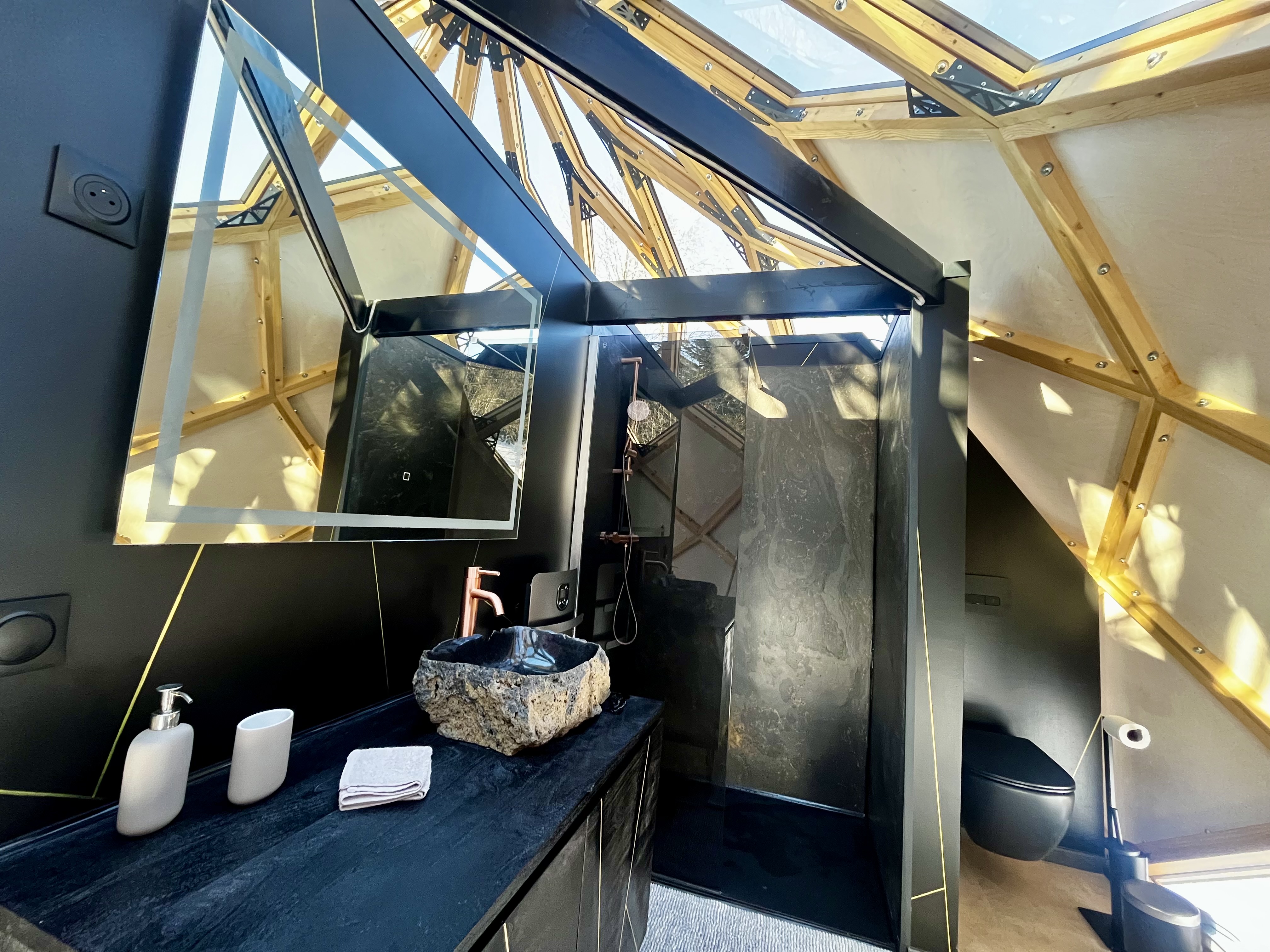 Zome jacuzzi et sauna privatif