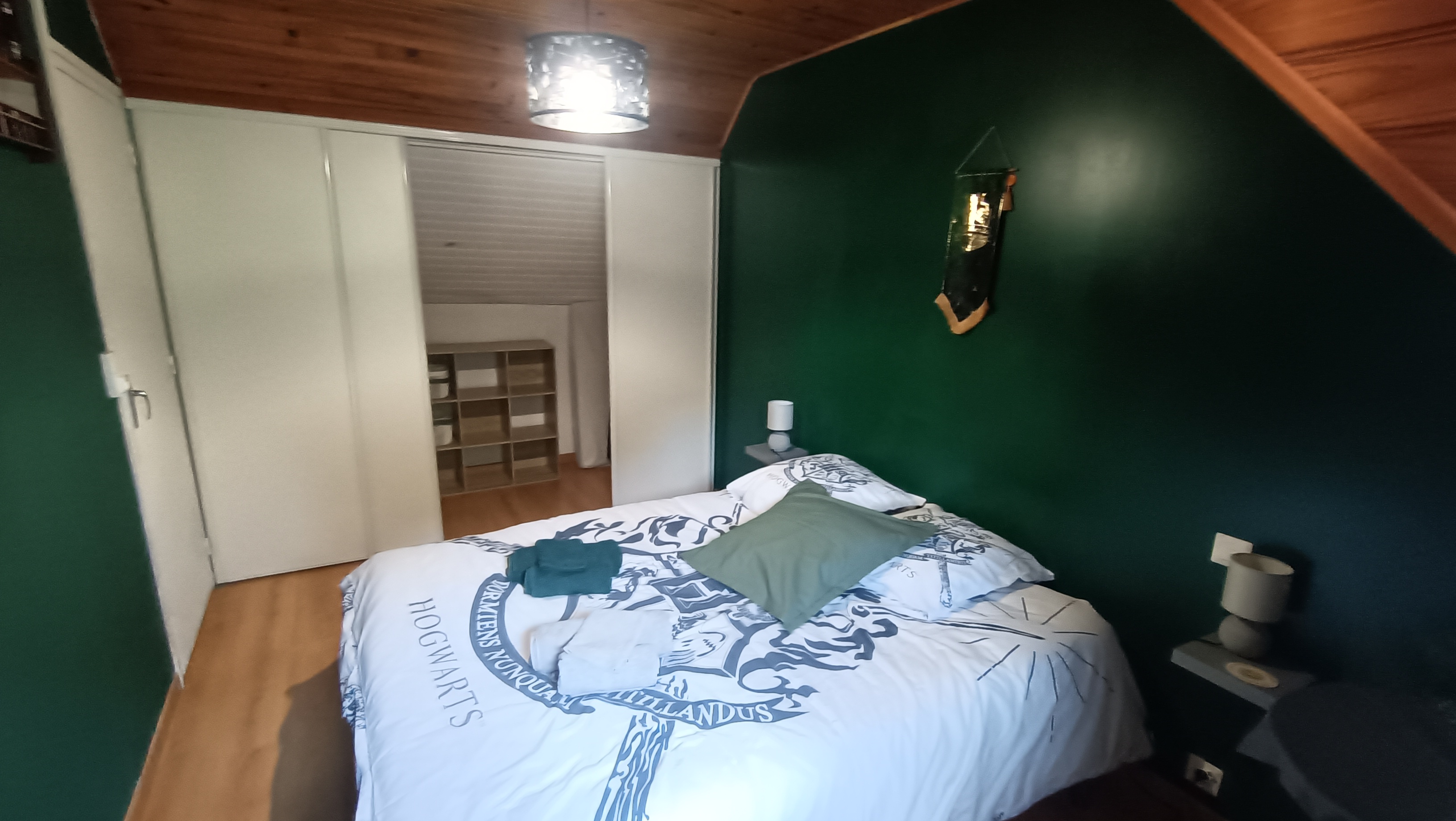 Le Chaudron Magique — Maison insolite avec spa à Loguivy-Plougras à Lannion — chambre