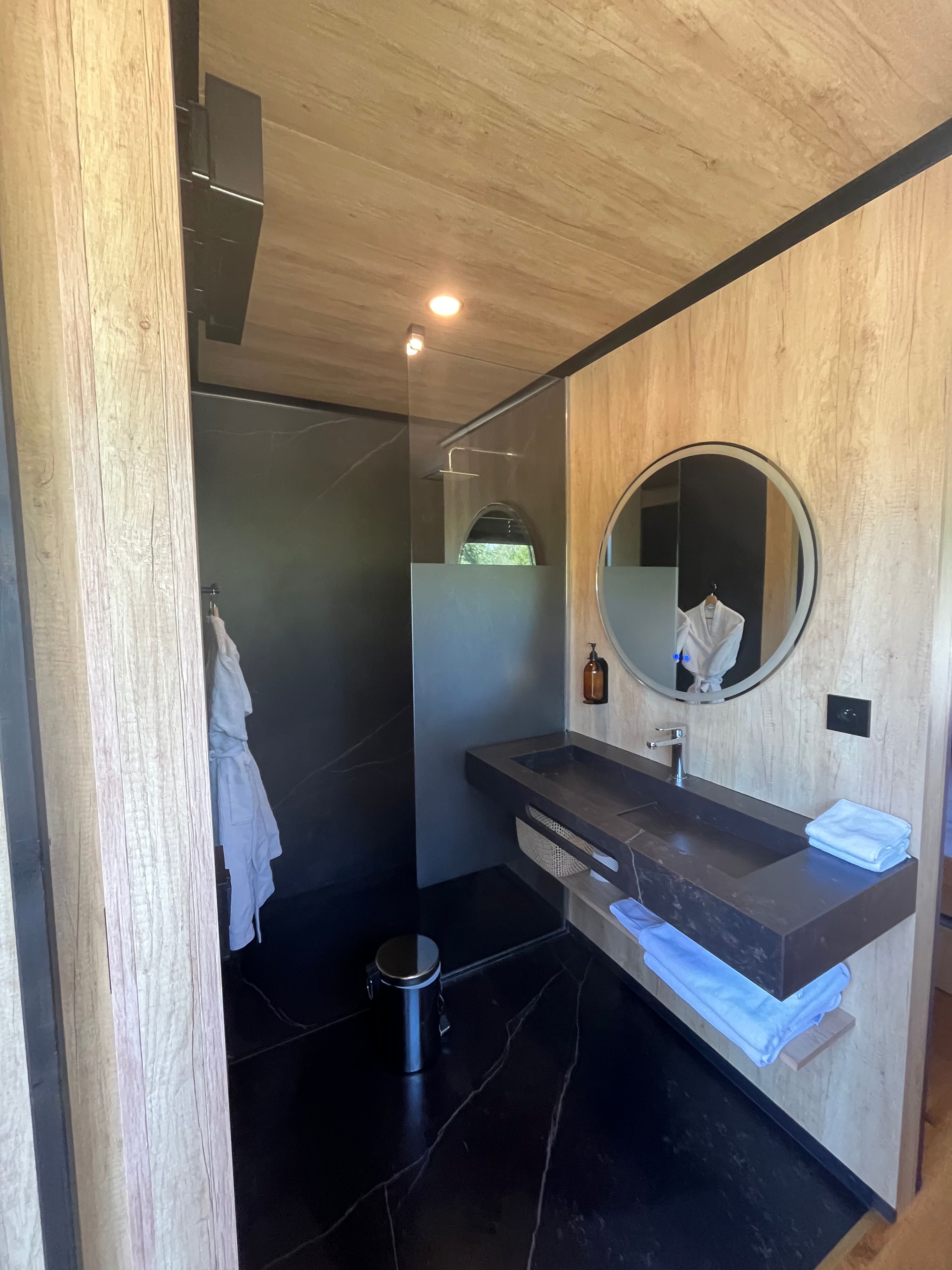 Photo 8/10 — Lodge « Lodge famille sur terre & bain nordique — La Rive Étoilée » à Plateau d'Hauteville Ain