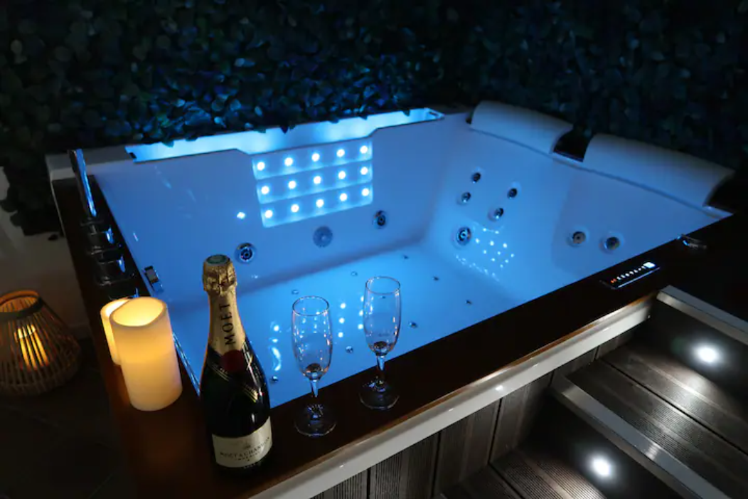 La Suite love room & Spa — Escapade romantique à Dieppe en Seine-Maritime à Dieppe — vue intérieure