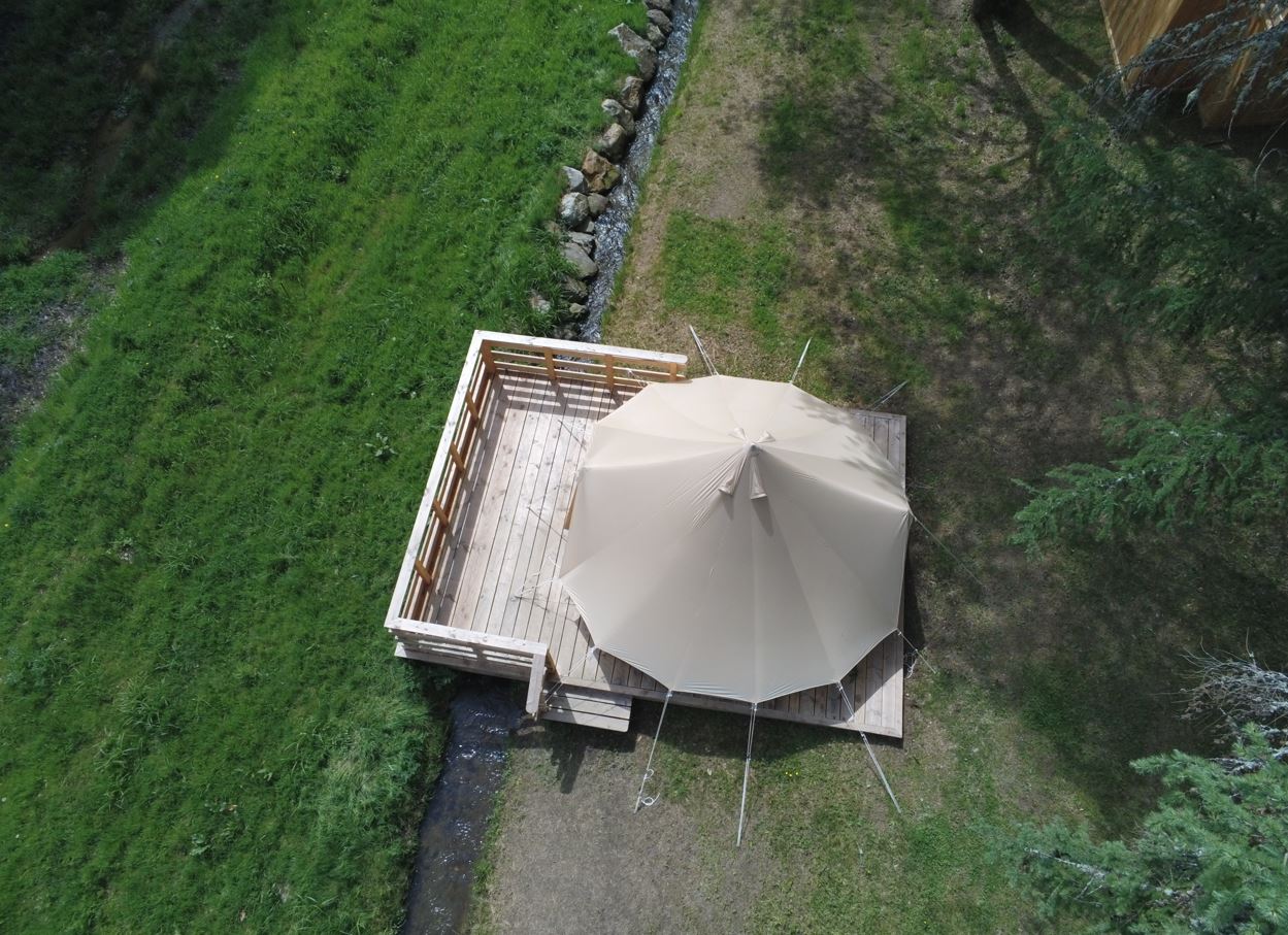 Séjournez dans une tente lodge au son du ruisseau