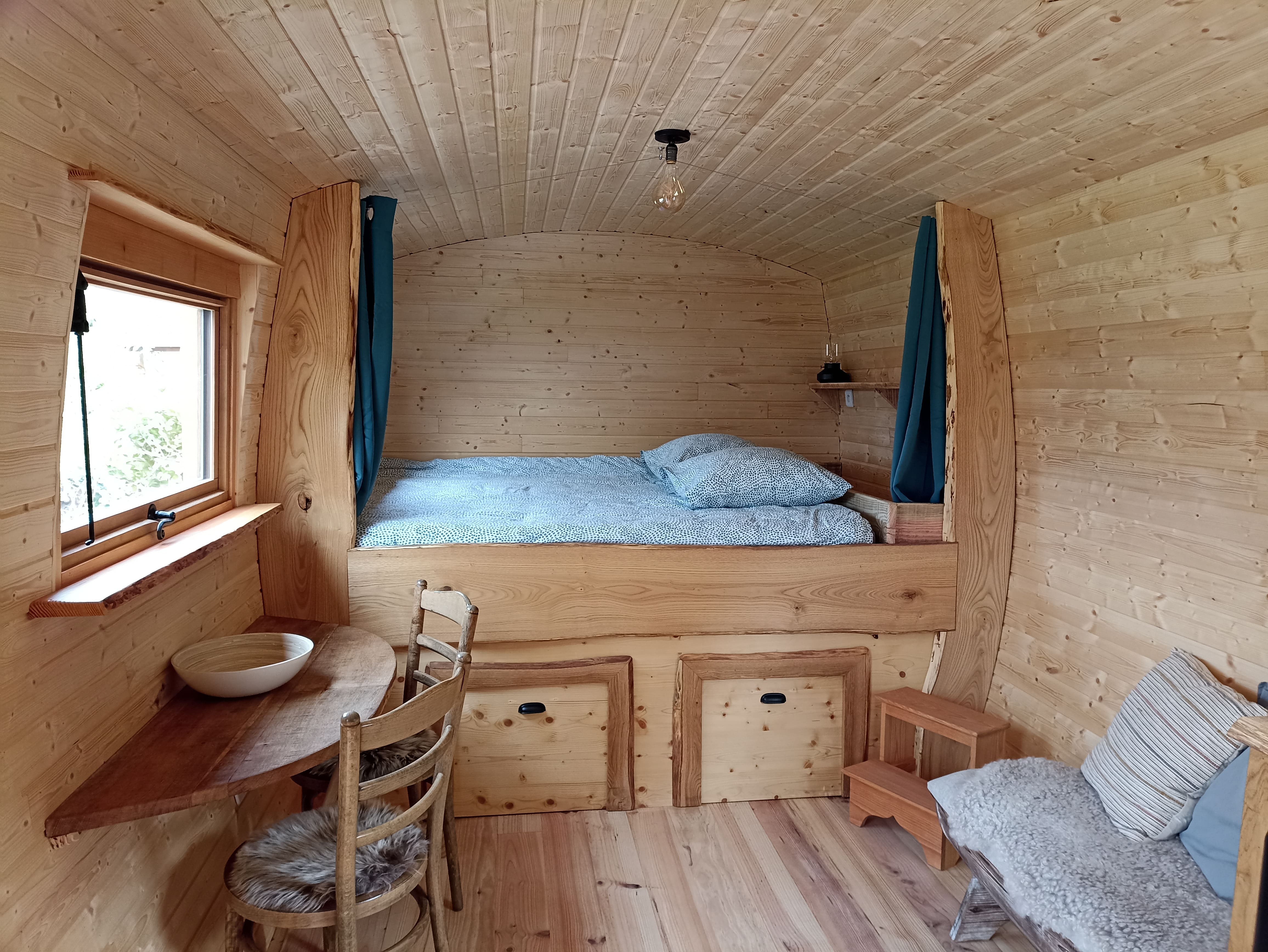 Évasion en roulotte au cœur de la Franche-Comté à Le Louverot — salle de bain