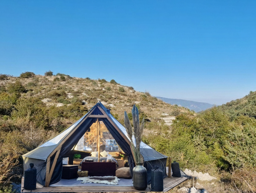 Tente Voie Lactée : une nuit sous les étoiles en Provence à Bézaudun-Les-Alpes — espace de vie