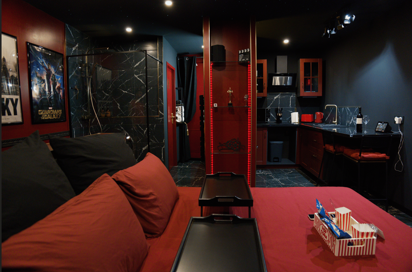 Movie-room — Chambre à thème cinéma privé à Carcassonne à Carcassonne — chambre