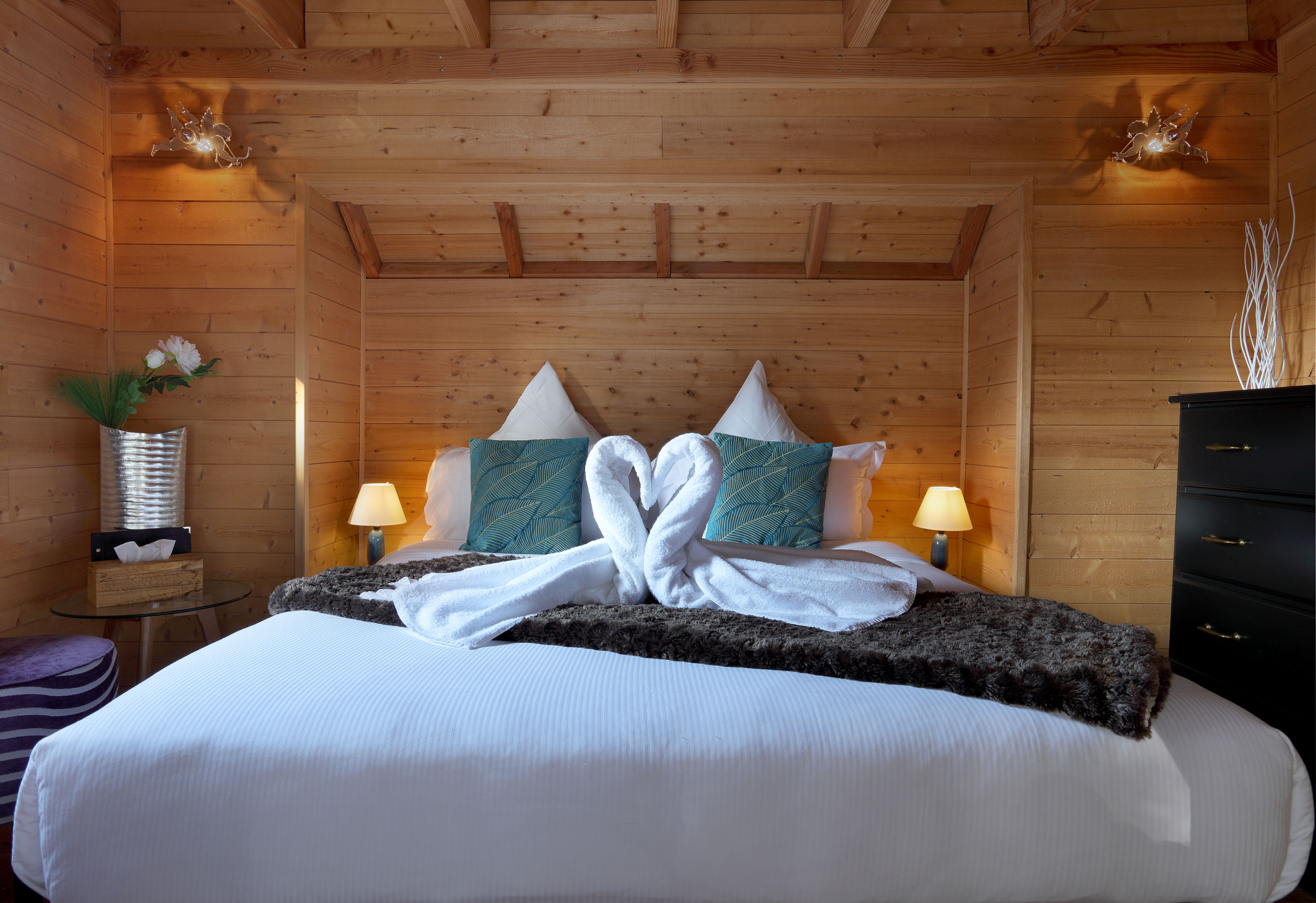 Lodge Luxe — Cabane dans les arbres perchée à 6m en Haute-Savoie à Larringes — espace de vie