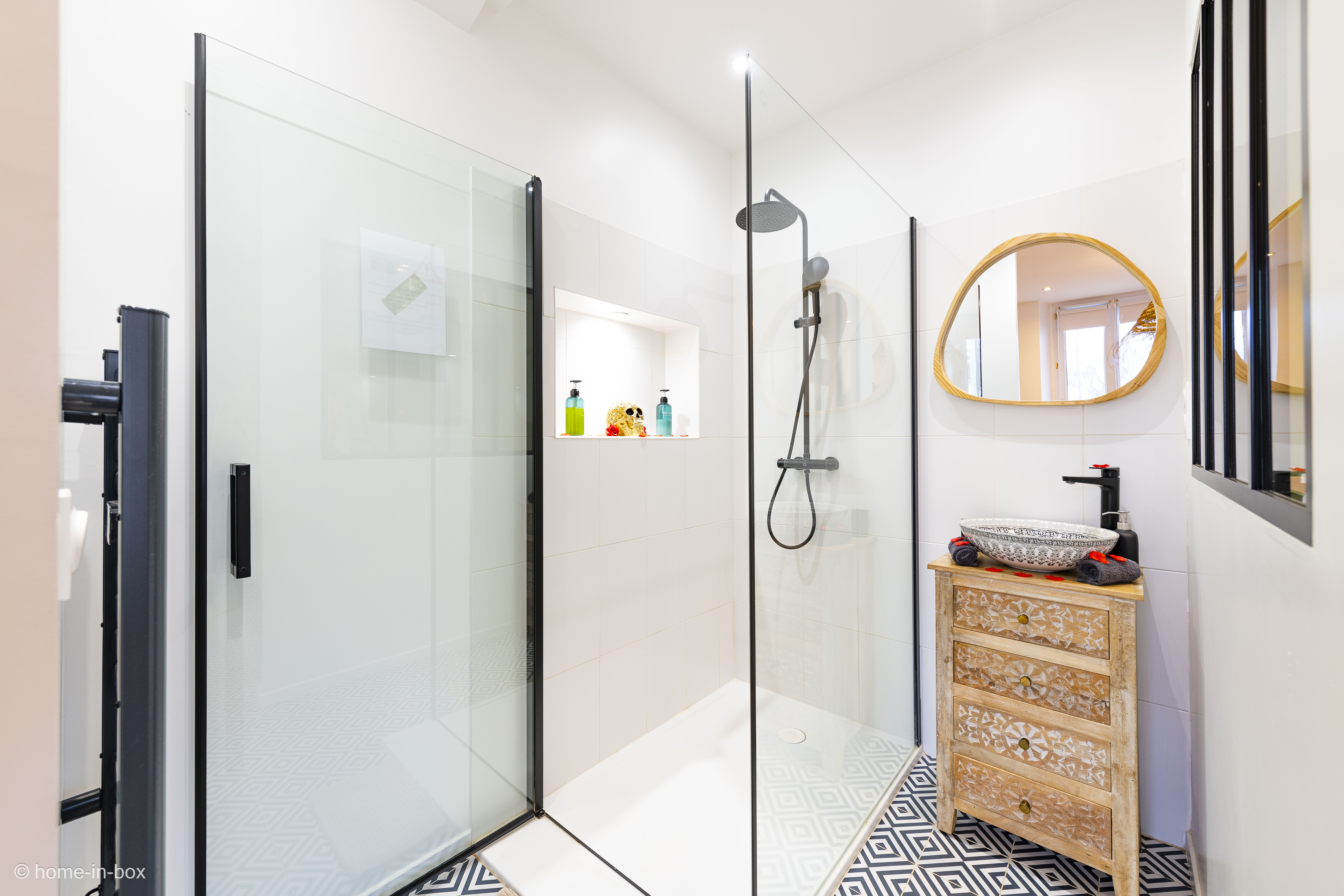Suite Mexique avec Jacuzzi — Hébergement insolite à Seine-et-Marne à Serris — salle de bain