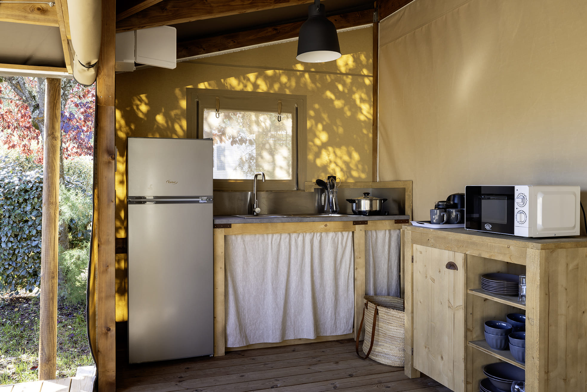 Cabane Cotton 3 chbres — Hébergement avec spa à La Davière Plage à Saint-Jean-de-Monts — cuisine