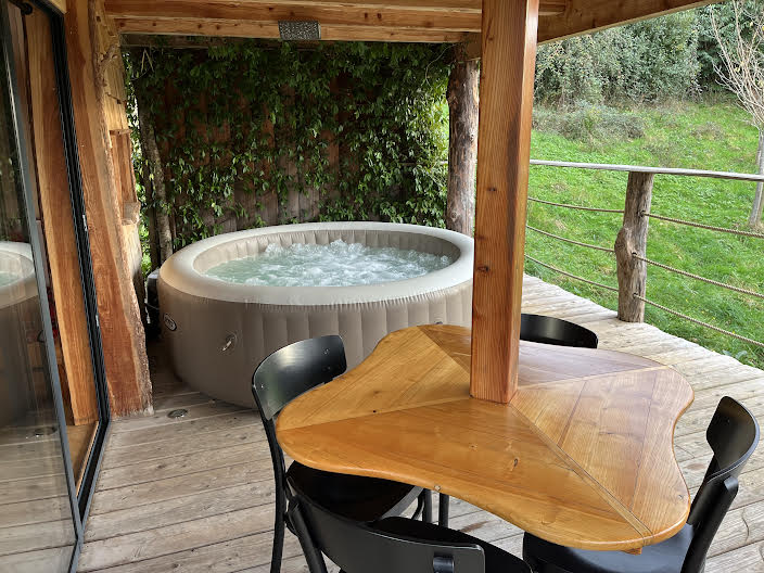 Cabane Le Cœur de Xanet : une échappée belle sur pilotis à Bassussarry — salle de bain