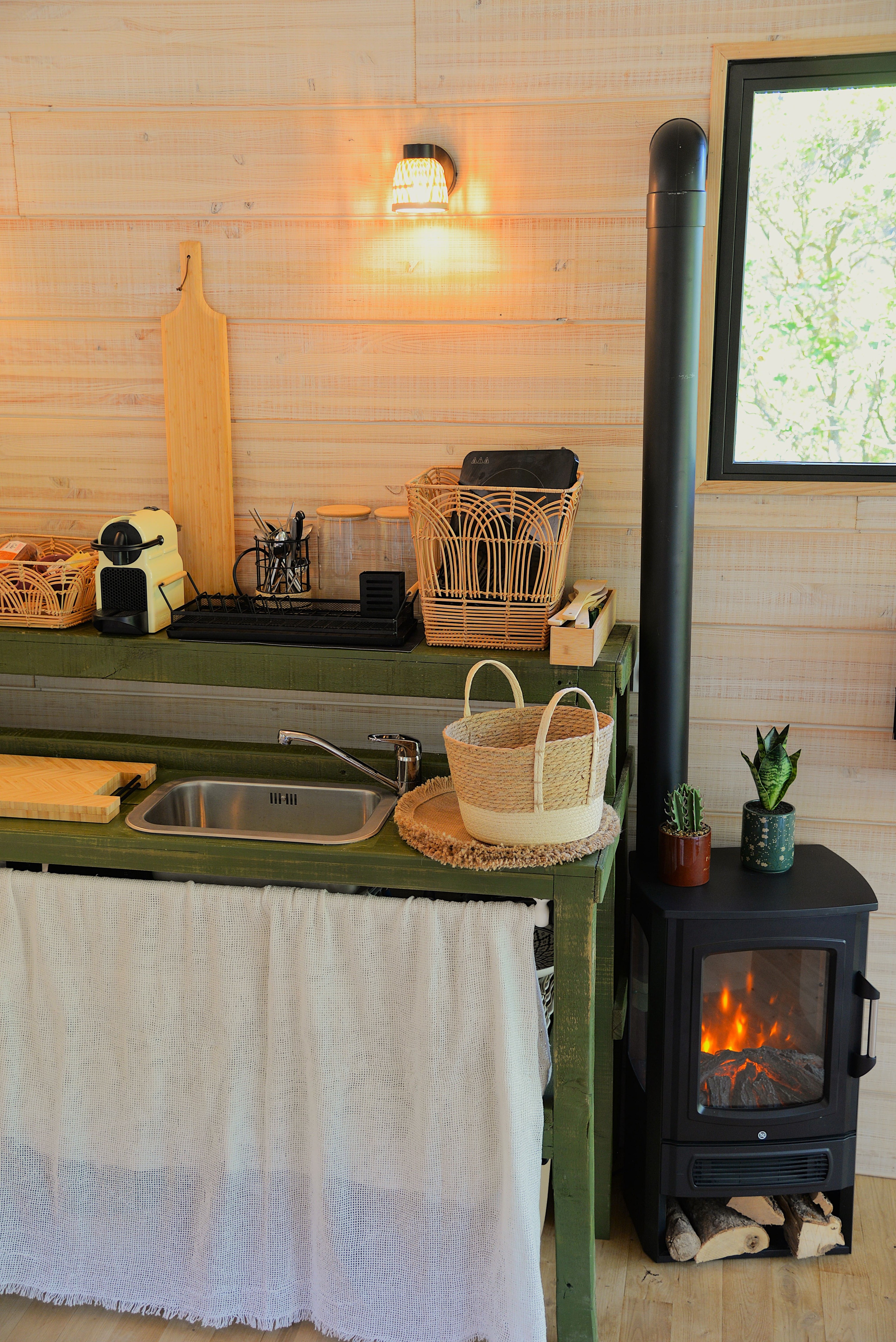 Lodge Nid Perché & Spa — Cabane avec spa privatif à Vaucluse à Lafare — vue depuis la terrasse