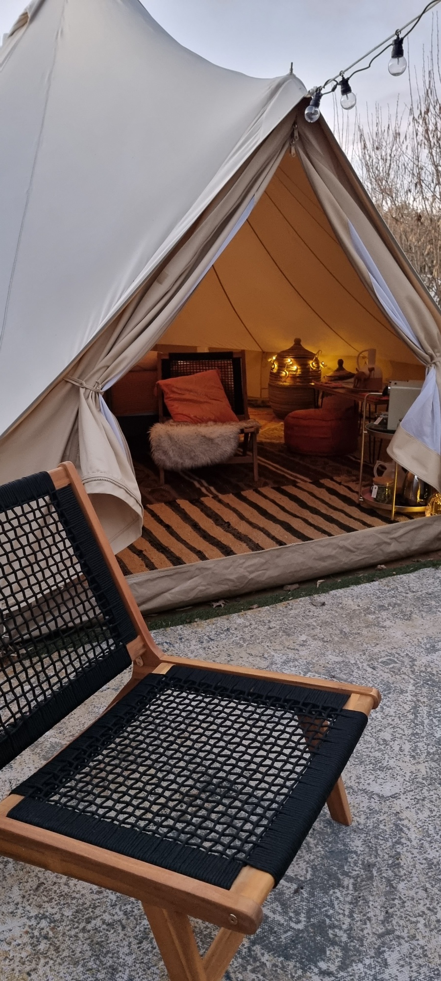Tente Amour & Spa : une escapade romantique en pleine nature à Berson — vue intérieure