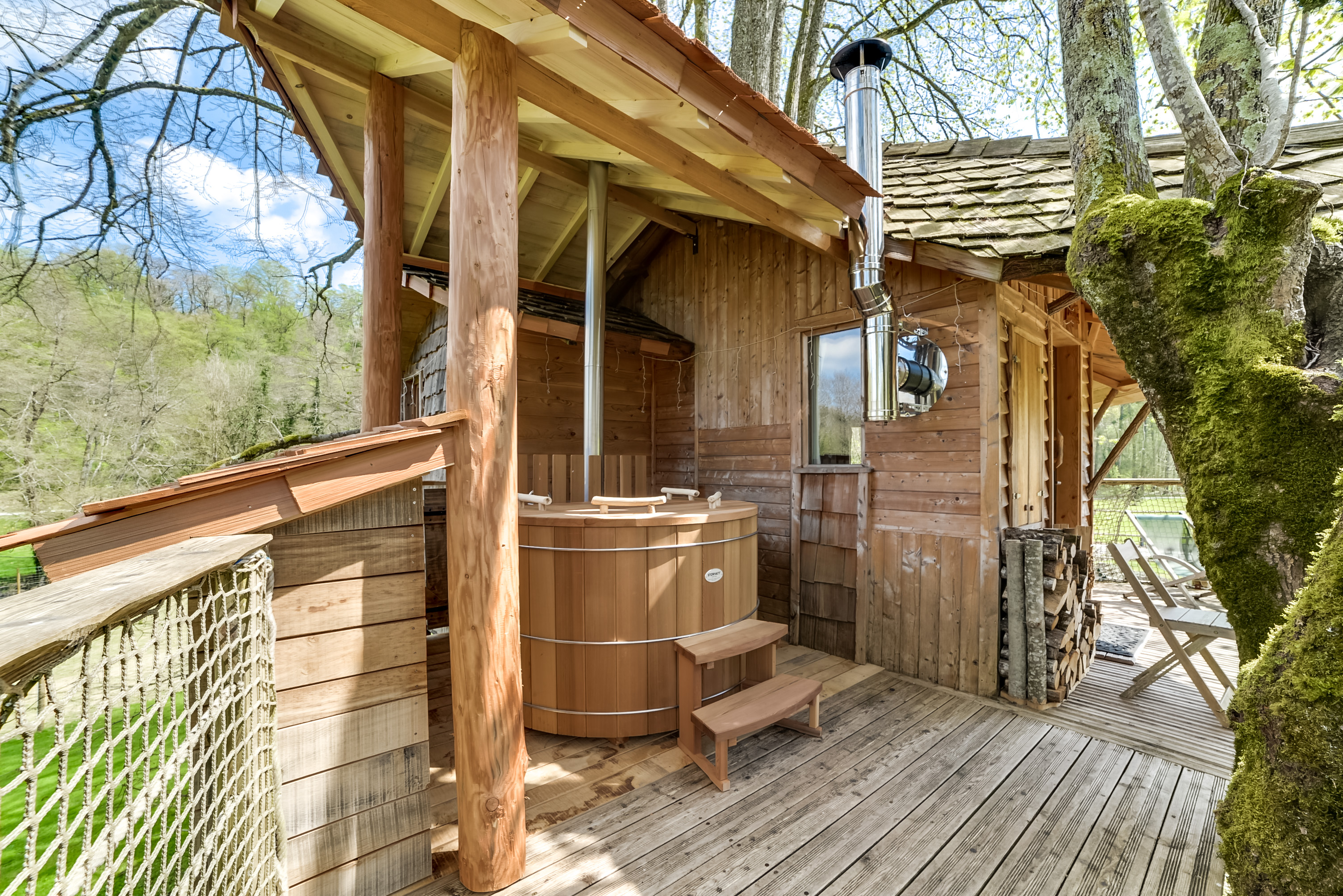 Cabane Spa des Tilleuls : une évasion dans les arbres à Corcelle-Mieslot — cuisine