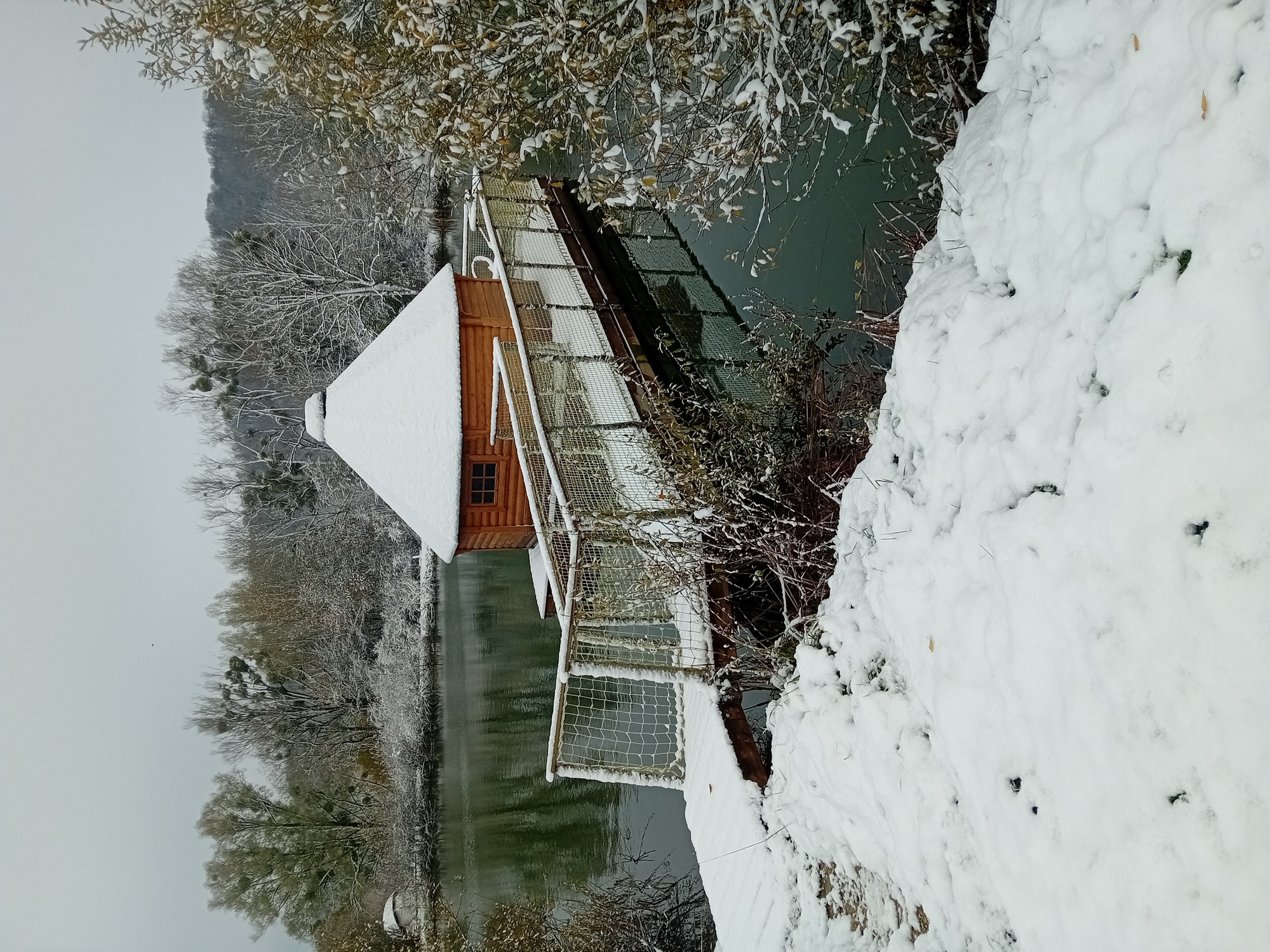 Le Kota Convivial : une cabane flottante en pleine nature à Givrauval — chambre