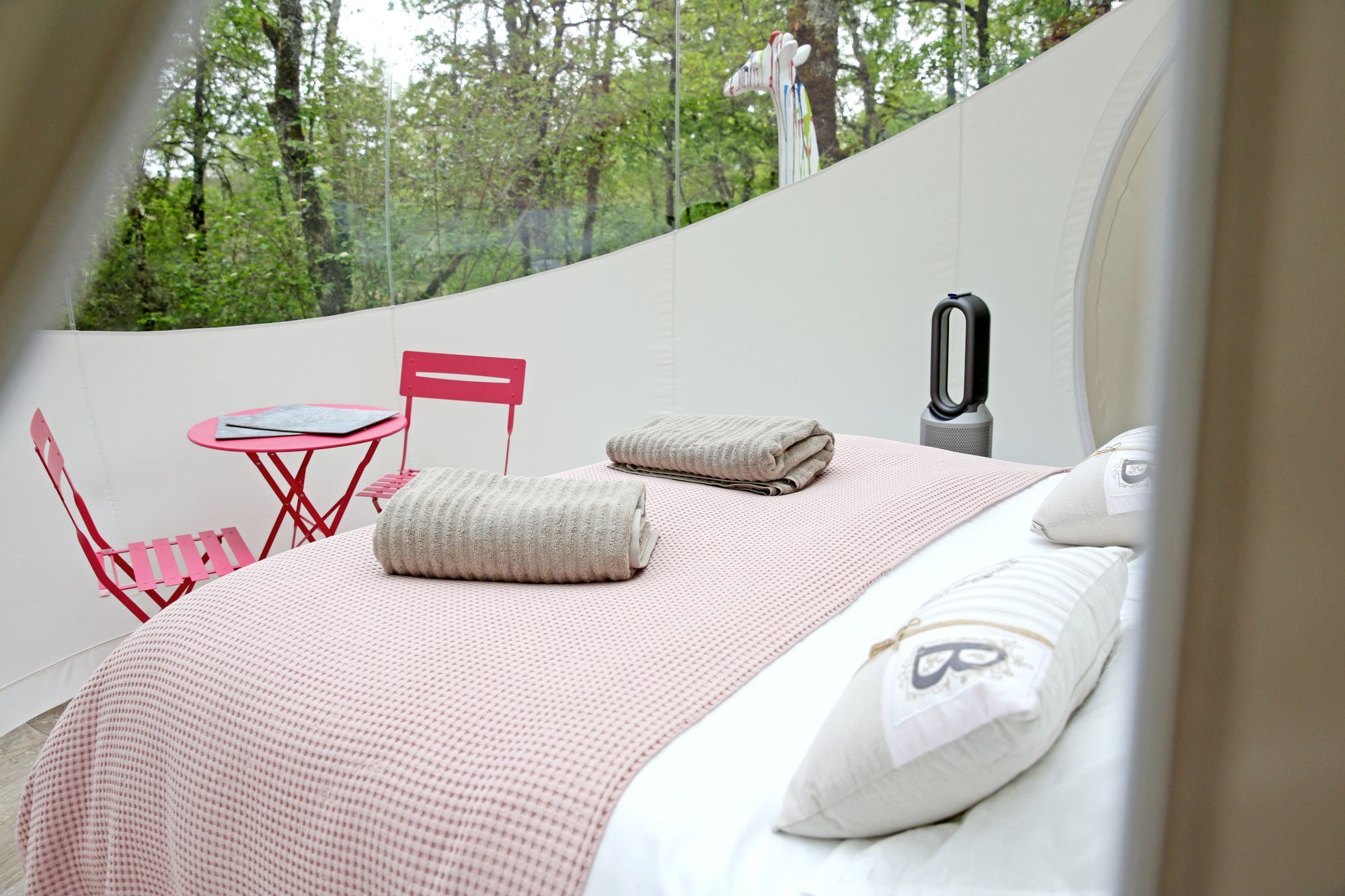 Bull'Vénus & Spa : une bulle de sérénité en Midi-Pyrénées à Cahuzac Sur Vère — vue depuis la terrasse