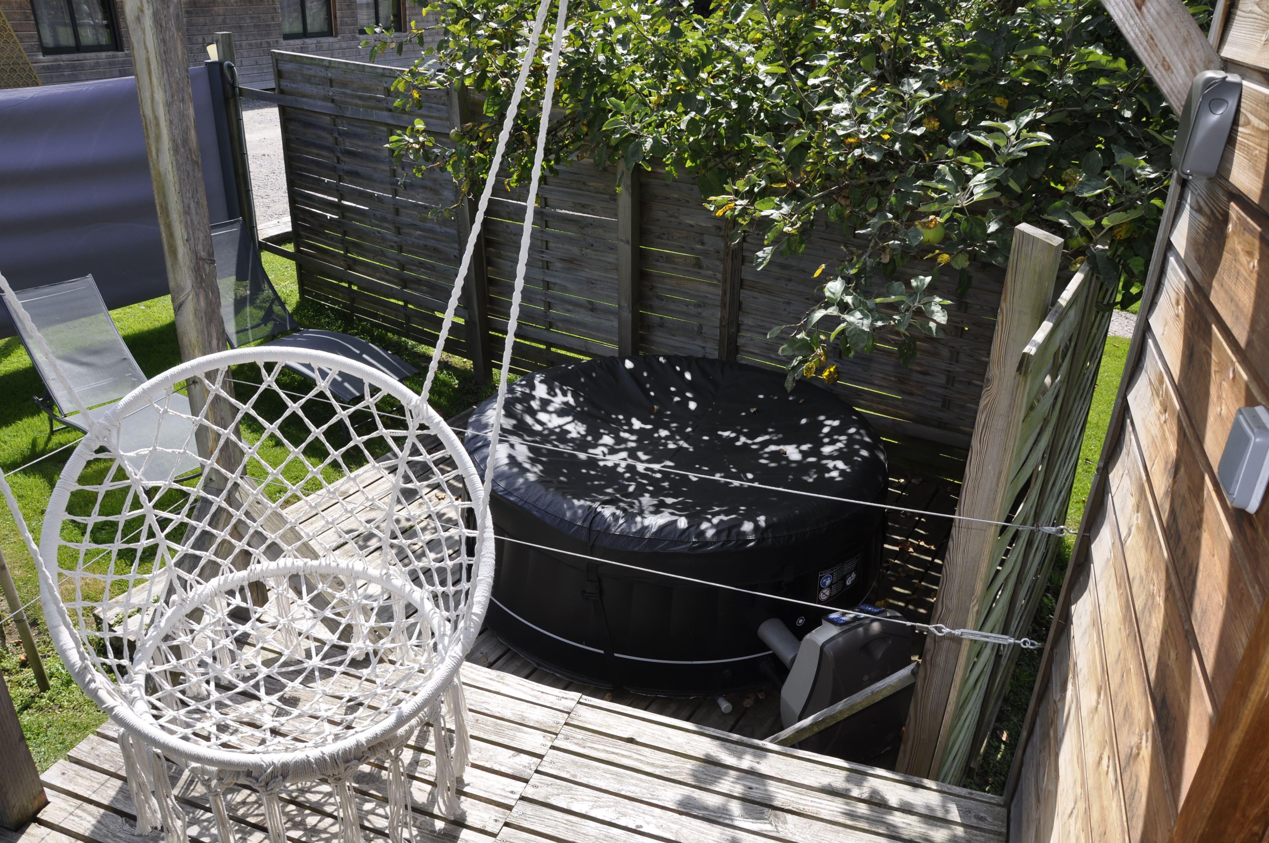 La maison du bonheur : une roulotte en Haute-Normandie à St Ouen Sous Bailly — espace de vie