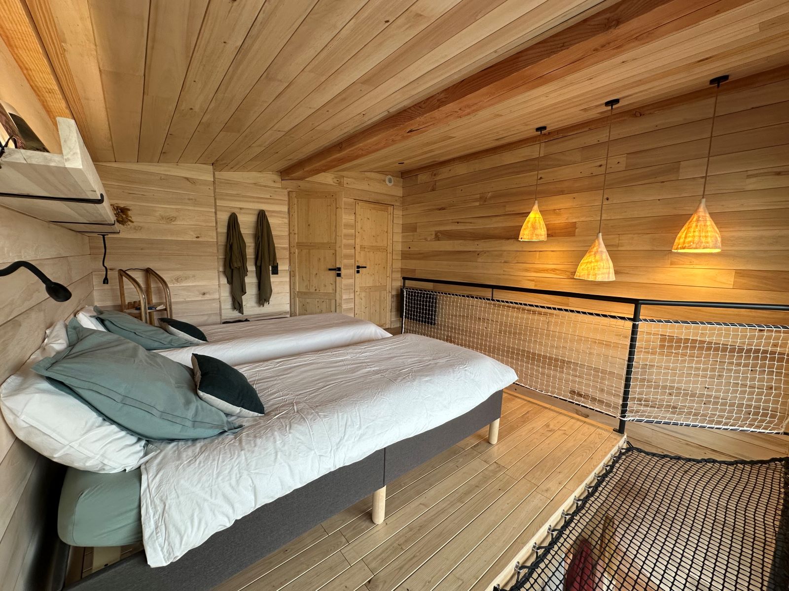 Le Nid du Lac — Cabane avec spa à O'Chambon (Puy-de-Dôme) à Châteauneuf-les-Bains — vue depuis la terrasse