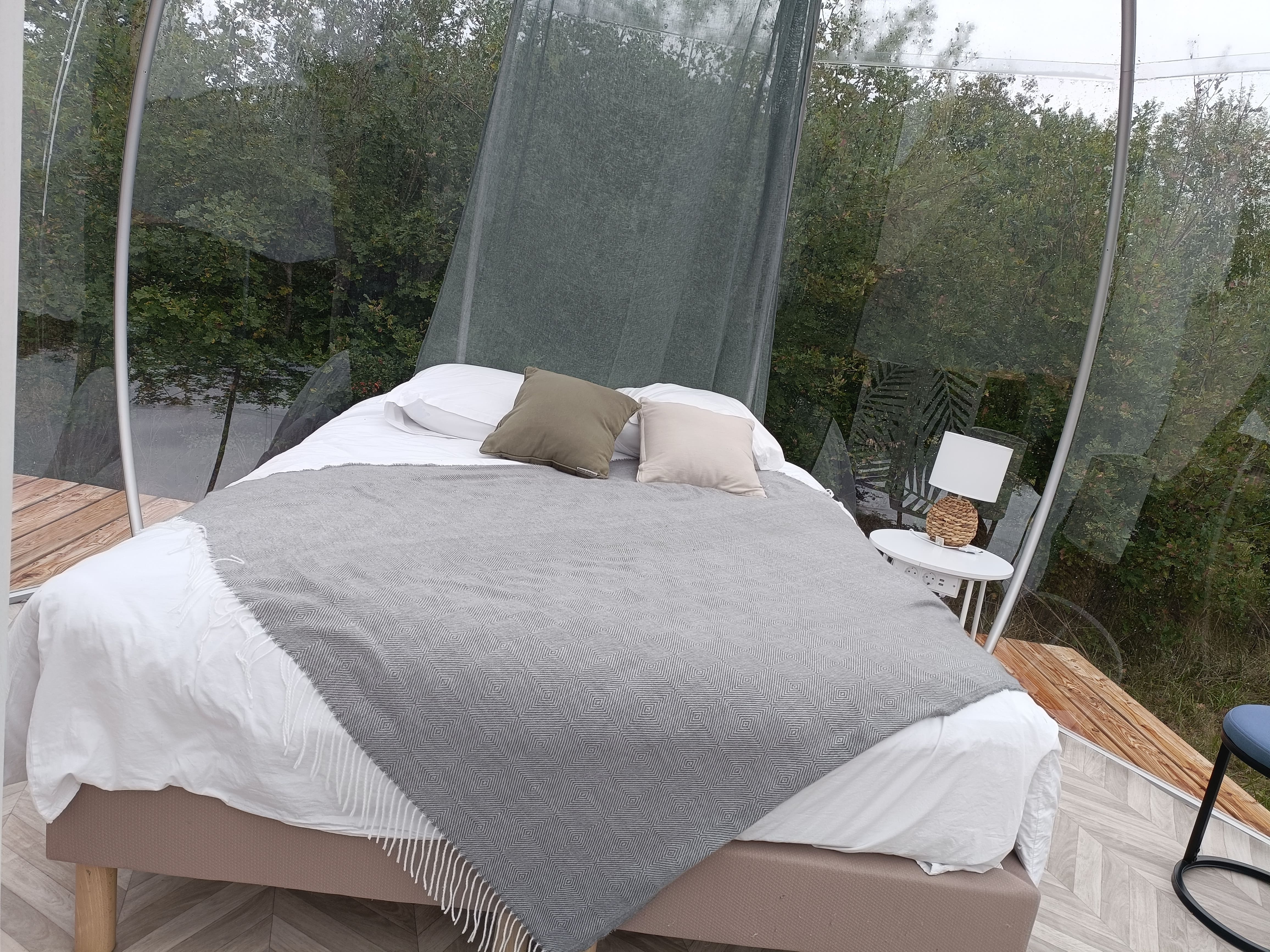 Entre rêves et chêne — Bulle avec spa à Vienne à Vienne — espace de vie