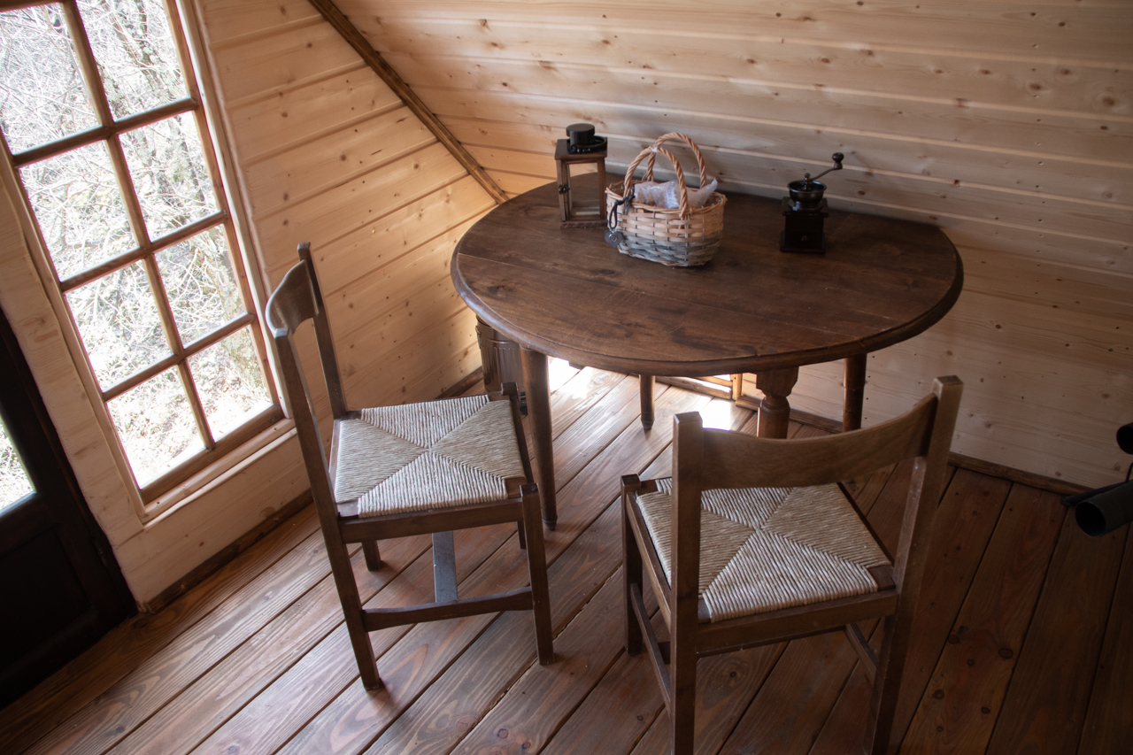 La Cabane Forestière : une immersion au cœur de la nature à Mialet — environnement naturel
