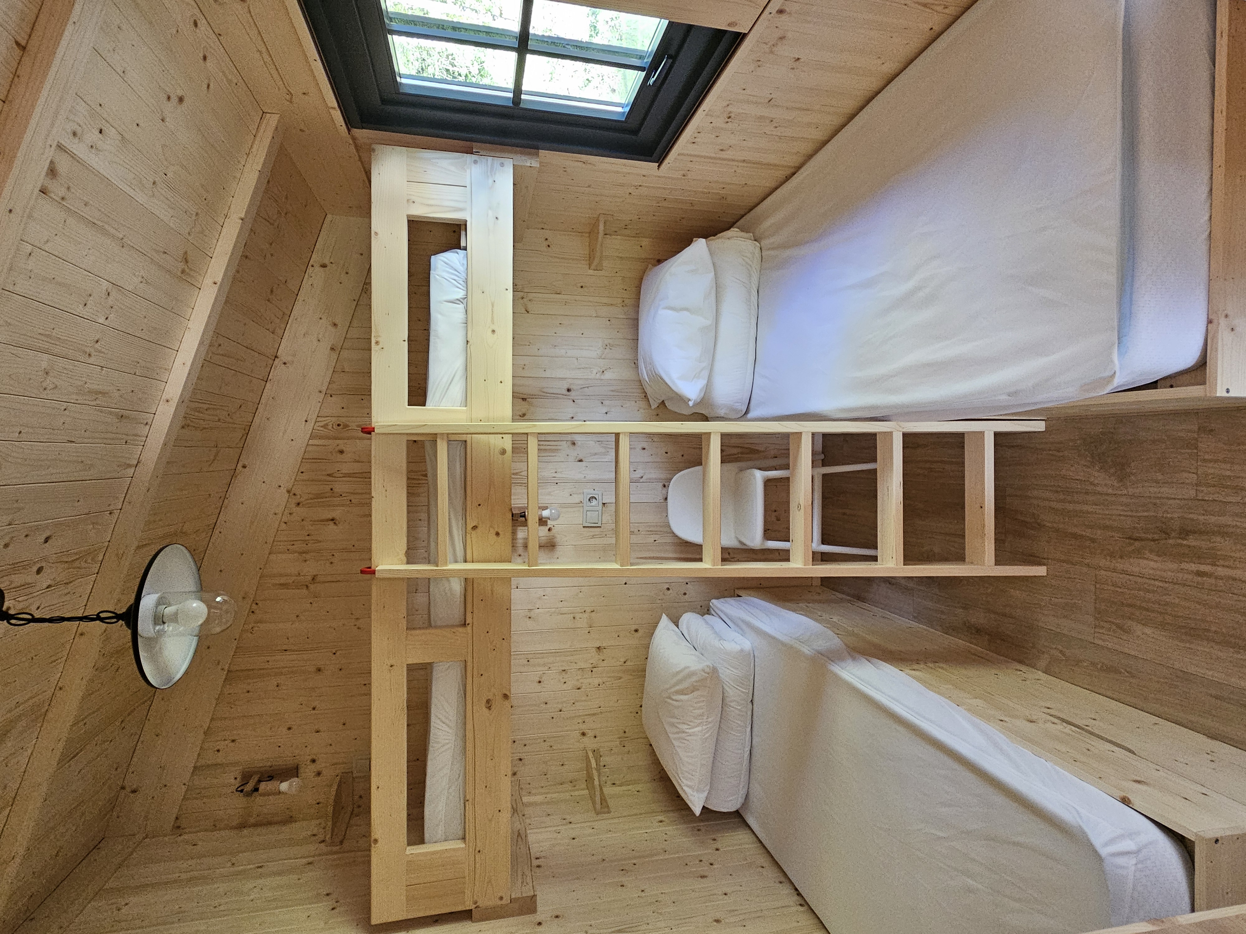 Lodge sur pilotis au cœur de la nature à Saint Andre Allas — chambre