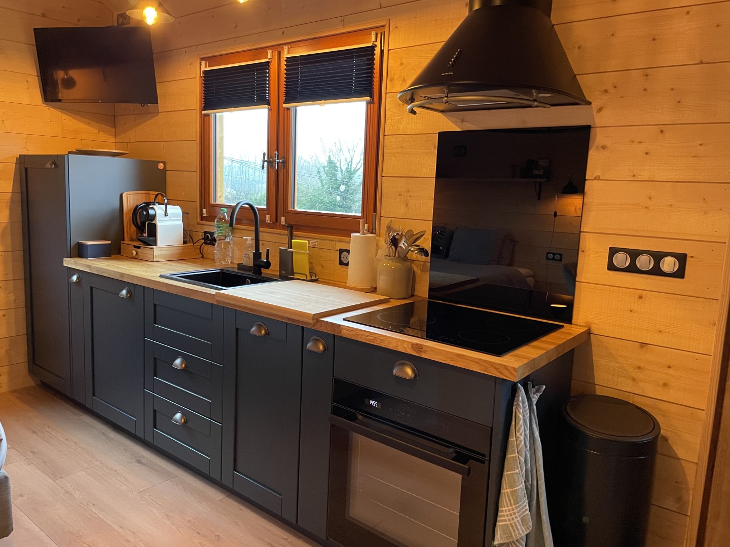 Mas des Poutres — Tiny House avec spa à Valence (Drôme) à Valence — chambre