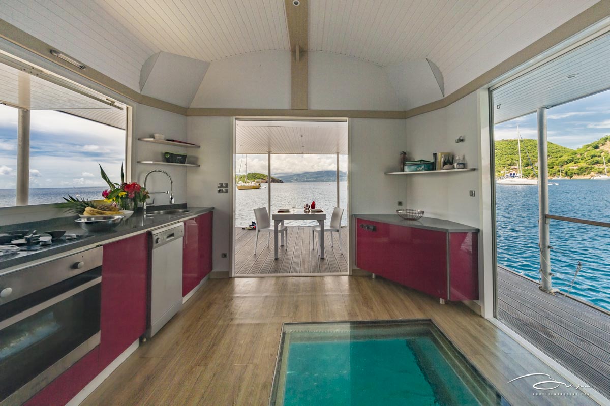 Aqua Lodge le Rêve flottant — Maison insolite avec terrasse panoramique à Terre-de-Haut (Guadeloupe) à Terre-de-Haut — chambre