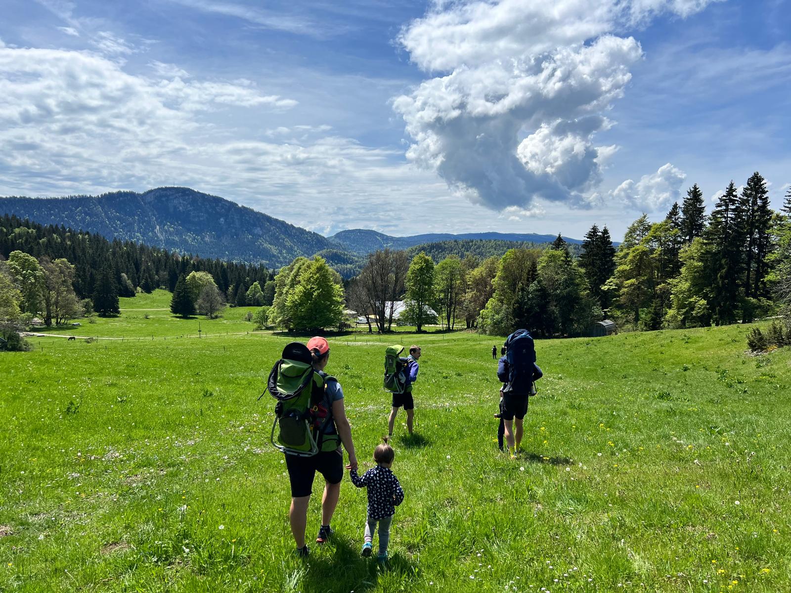 Séjournez dans une yourte au cœur de la Franche-Comté à Rochejean — environnement naturel