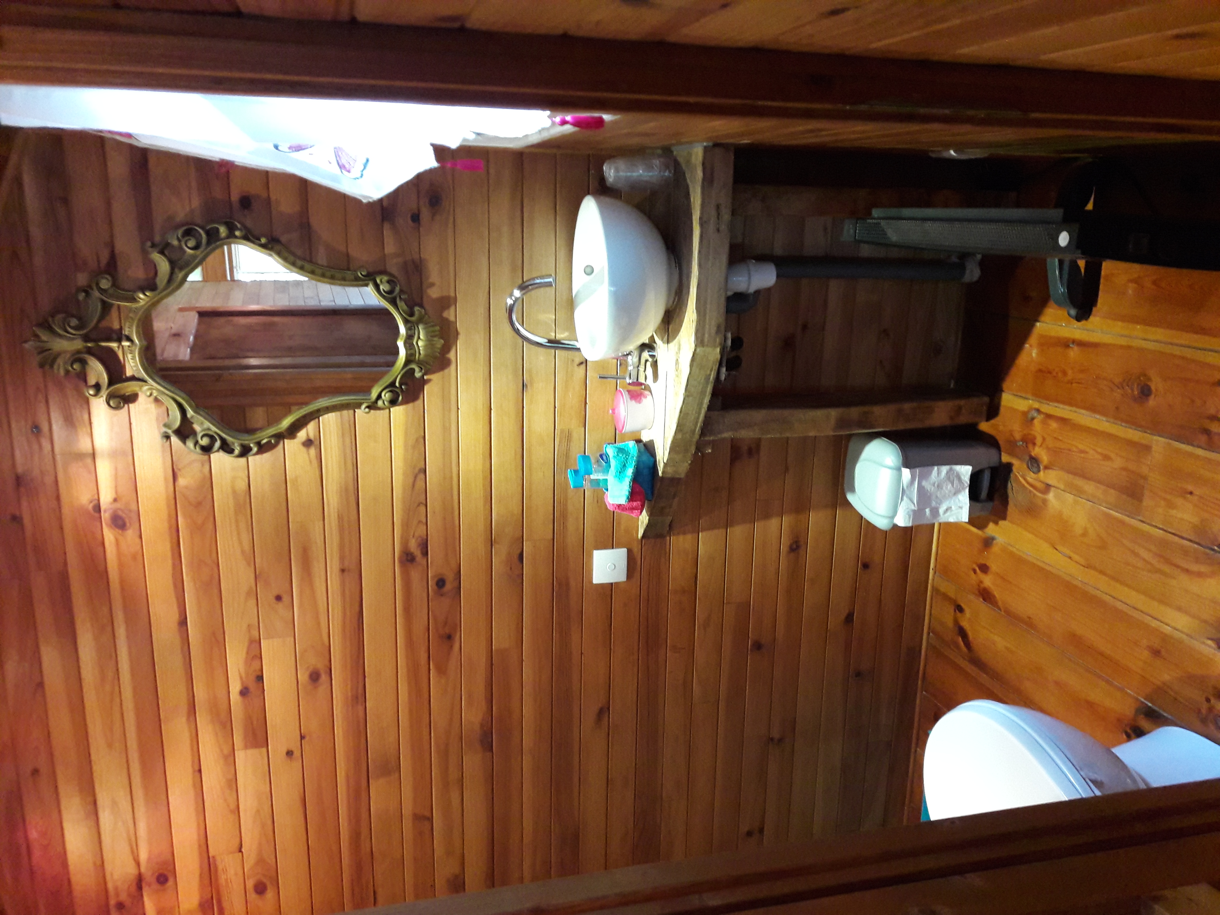 La Verdine — Roulotte avec spa à Laon (Aisne) à Laon — salle de bain
