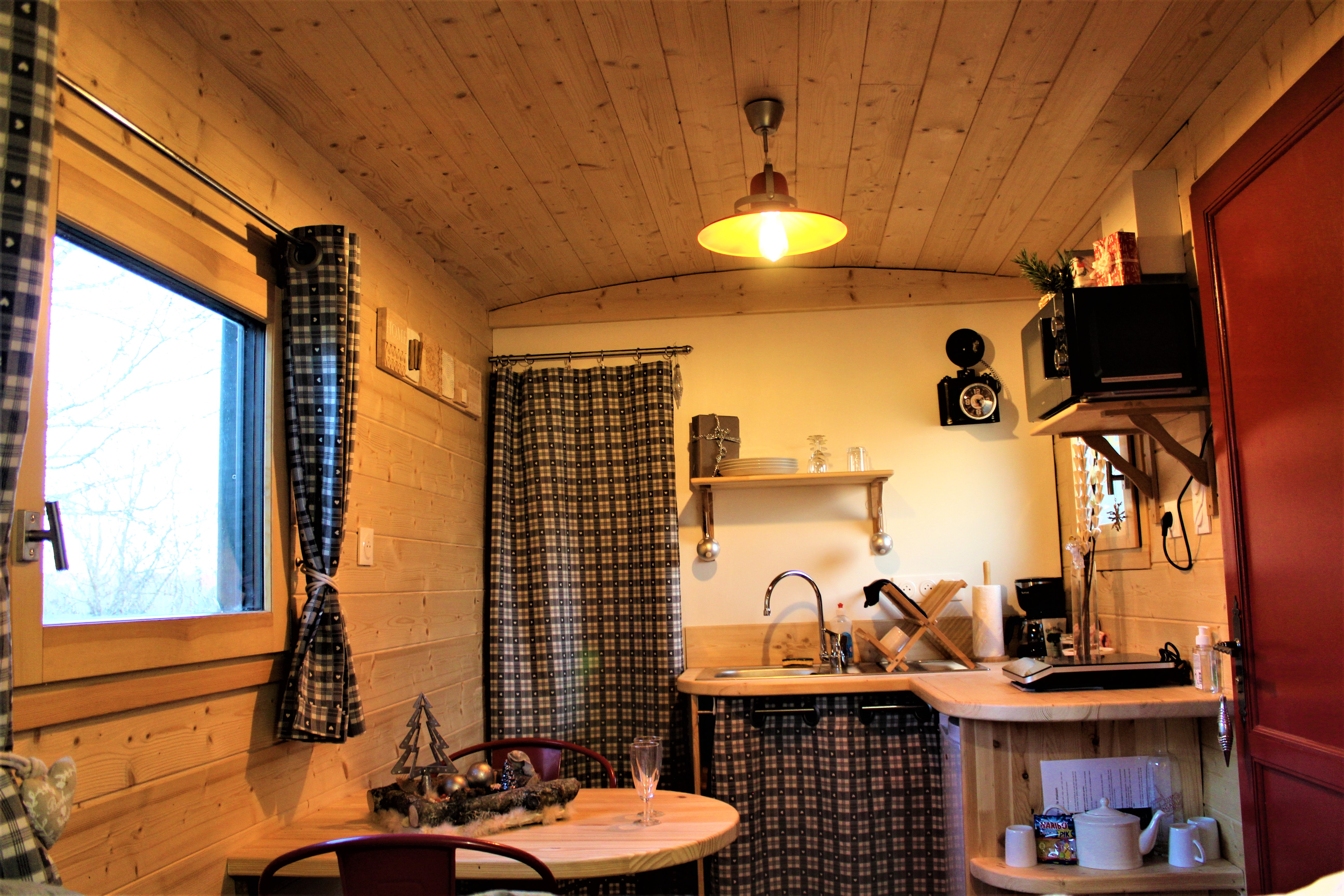 La tiny Etat Nature — Roulotte avec spa à Meurthe-et-Moselle à Nancy — chambre