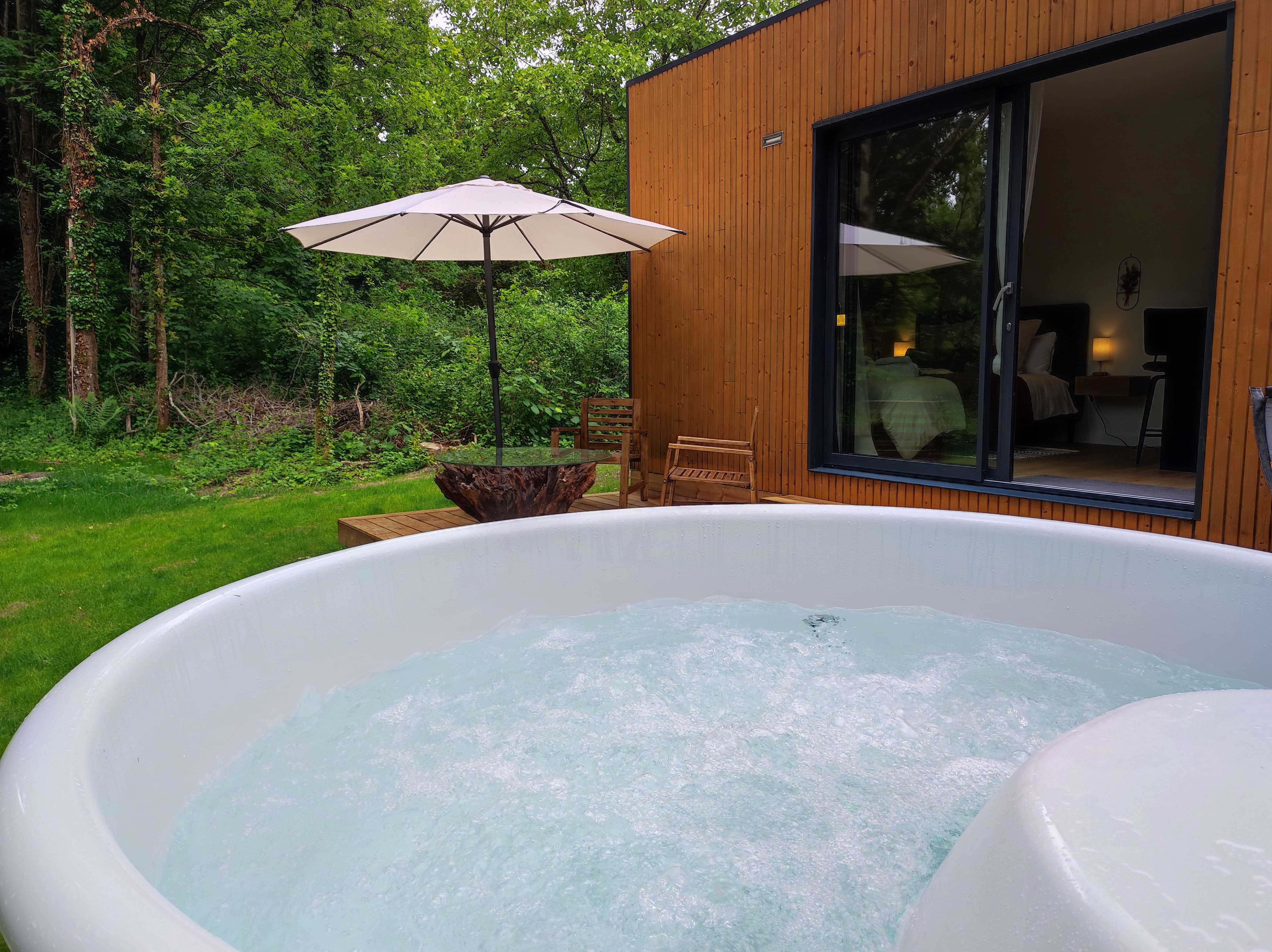 La Démaillère — Cabane avec jacuzzi à Châteauneuf-sur-Loire à Châteauneuf-sur-Loire — détail architectural