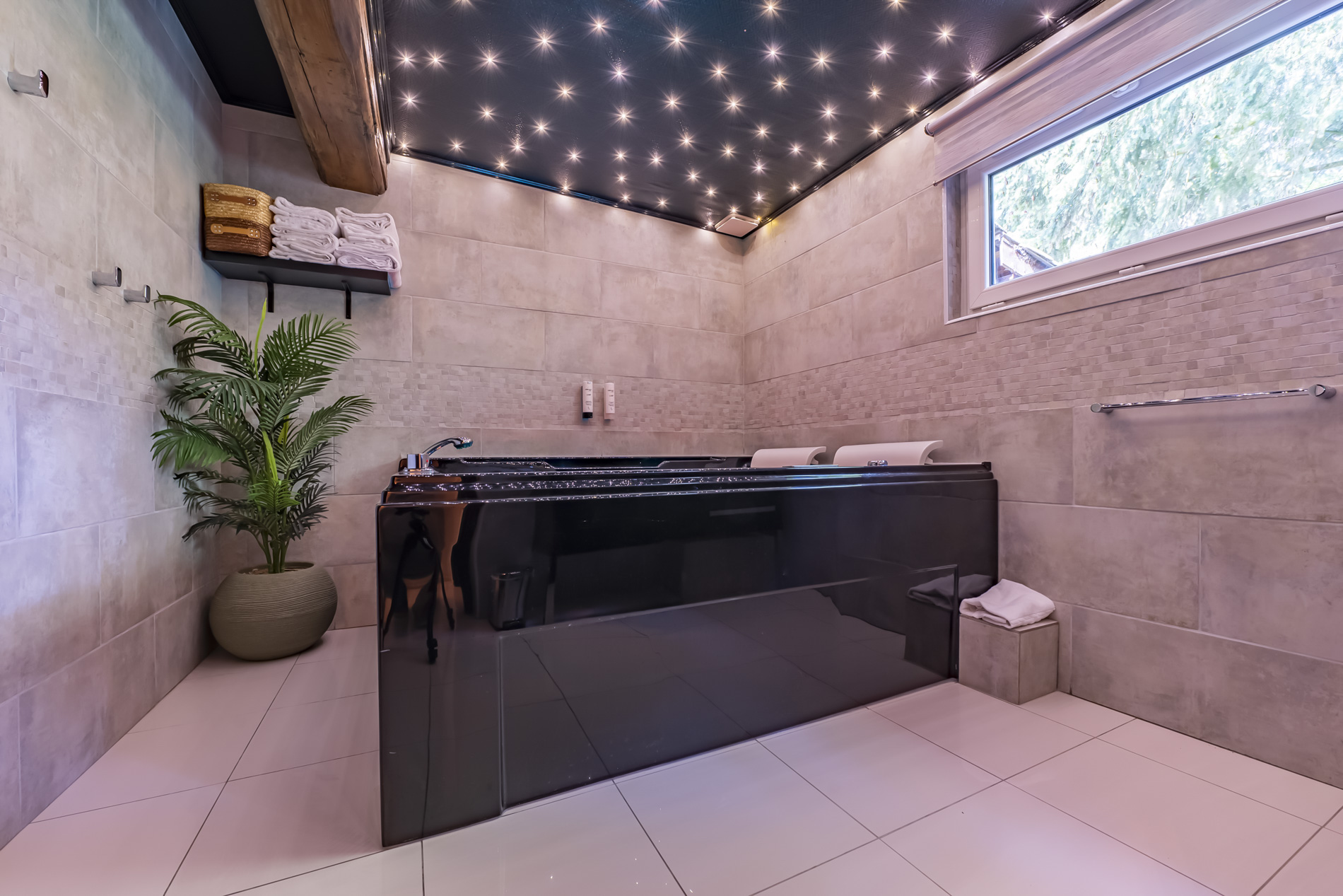 Gîte avec jacuzzi — Maison insolite avec spa à Ain à Meillonnas — vue depuis la terrasse