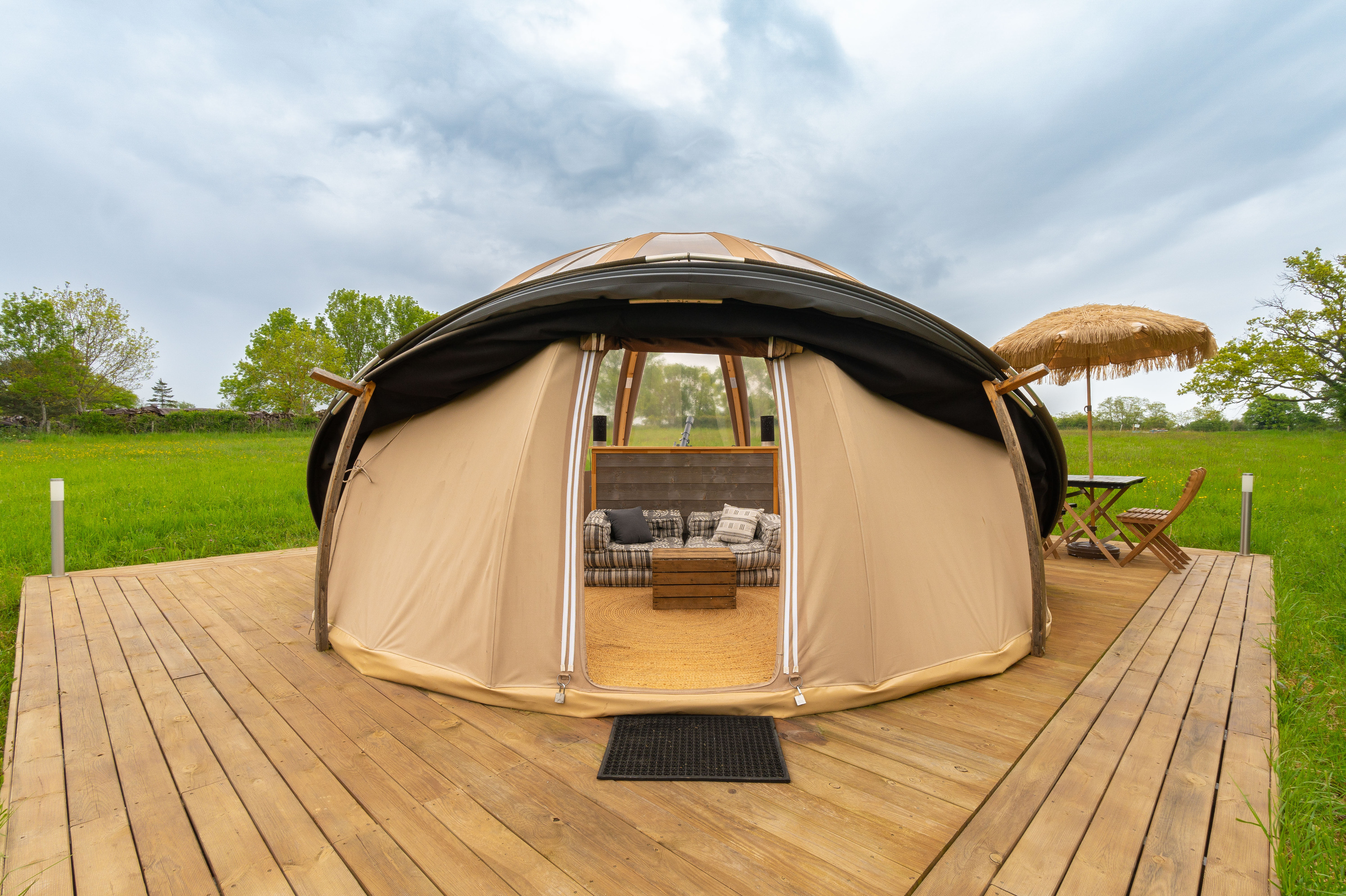 Wigwam étoilé au cœur de la campagne à Messey-Sur-Grosne — vue depuis la terrasse