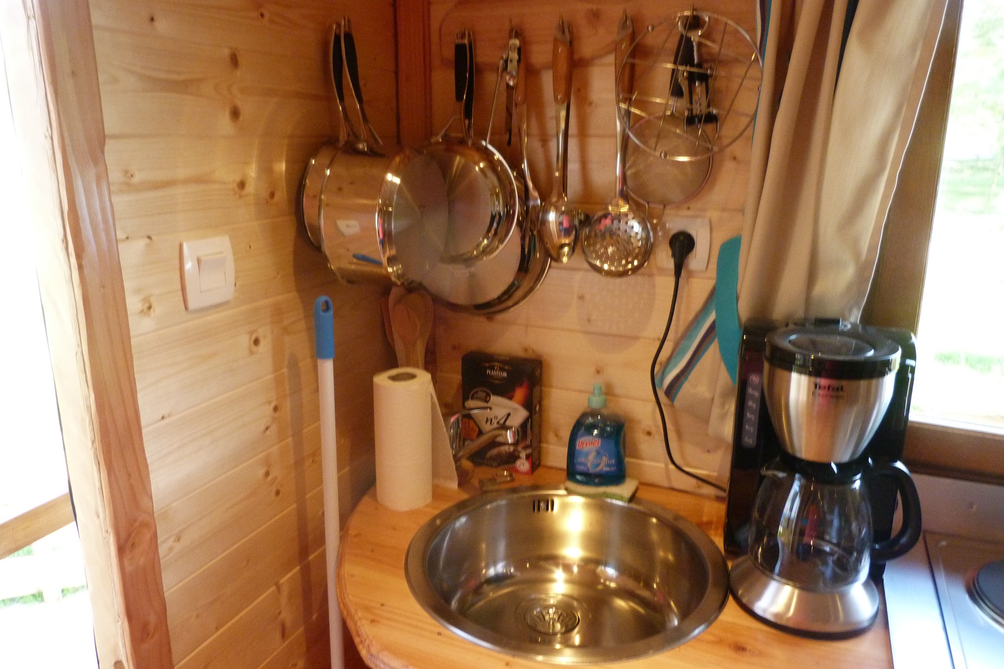 Roulotte Maquisarde — Séjour bohème avec spa à Vercors (Drôme) à Saint-Jean-En-Royans — environnement naturel