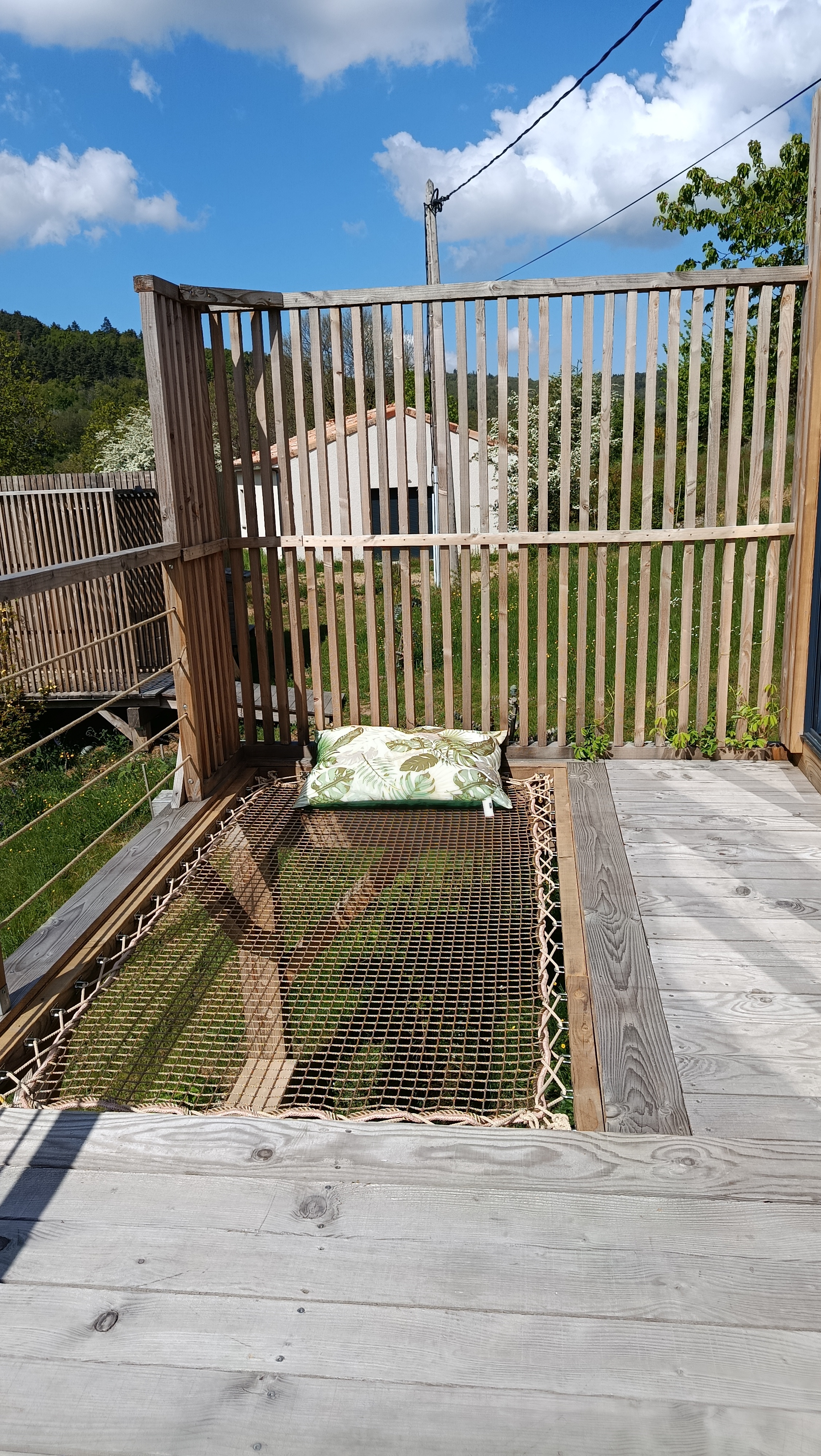 Cabane de l'Elfe — Nuit perchée à 50 mètres du sol en Ardèche à Brin de Fée — chambre