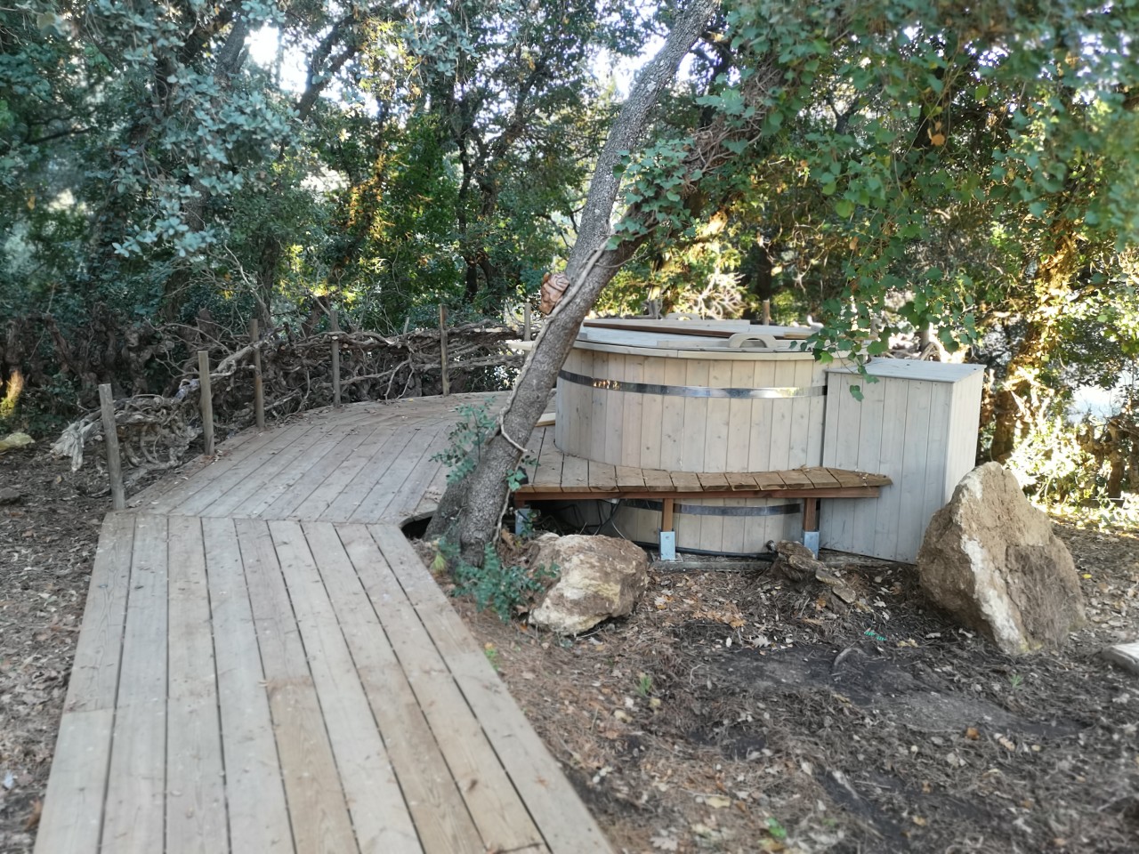 Sortilège & SPA — Cabane avec bain nordique à Bouches-du-Rhône à Marseille — vue depuis la terrasse