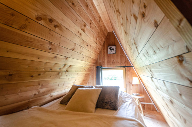 Chalet Tipi — Séjour relaxant avec spa à La Ferme Des Épis à Valambray — détail architectural