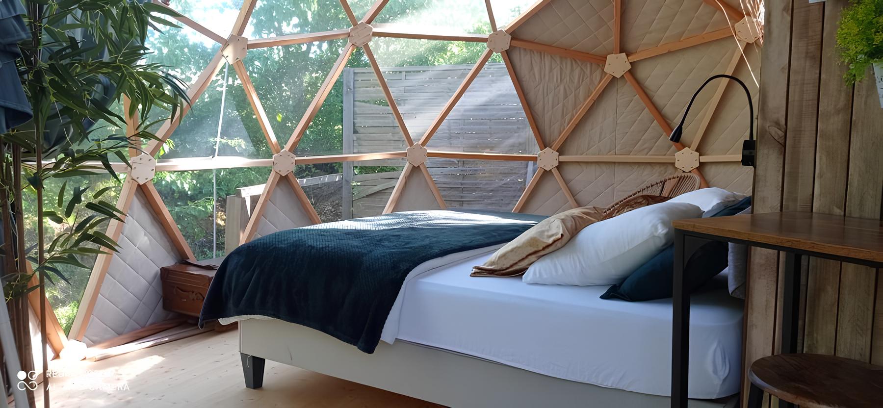 Dôme Quiescis — Nuit étoilée avec spa à Lot-et-Garonne — Dôme à Lafitte-sur-Lot