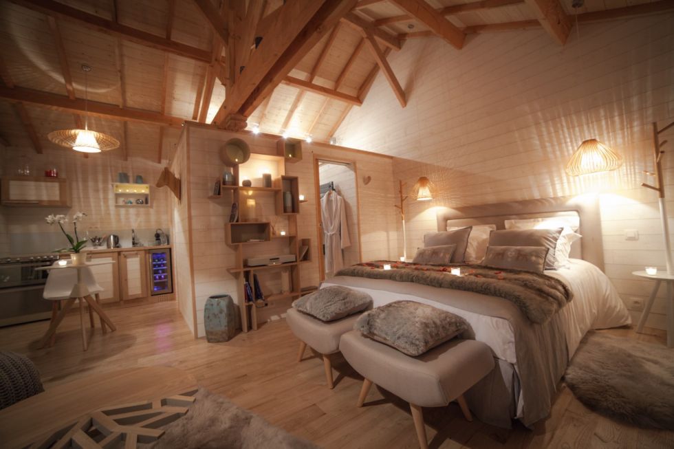 Lodge Natura & Spa — Cabane dans les arbres avec spa à 4m en Gironde à Gironde-sur-Dropt — salle de bain