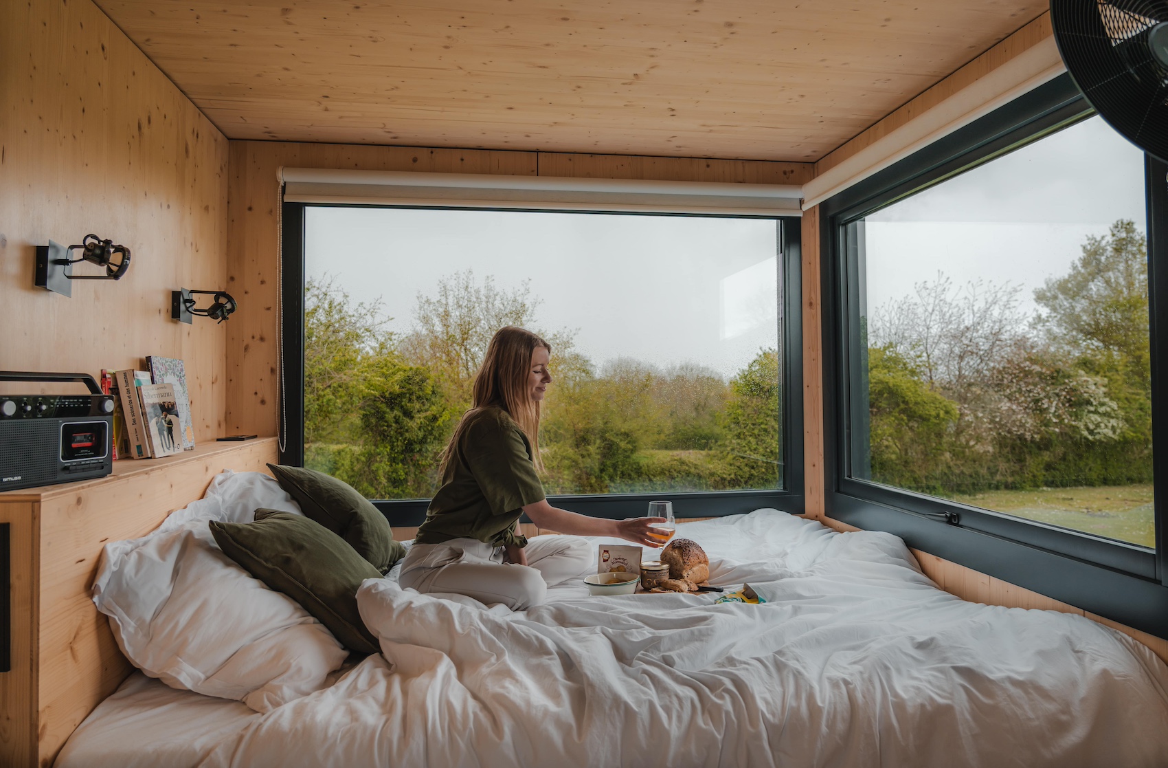 Une Tiny House moderne au cœur de la Basse-Normandie à Landes-Sur-Ajon — détail architectural
