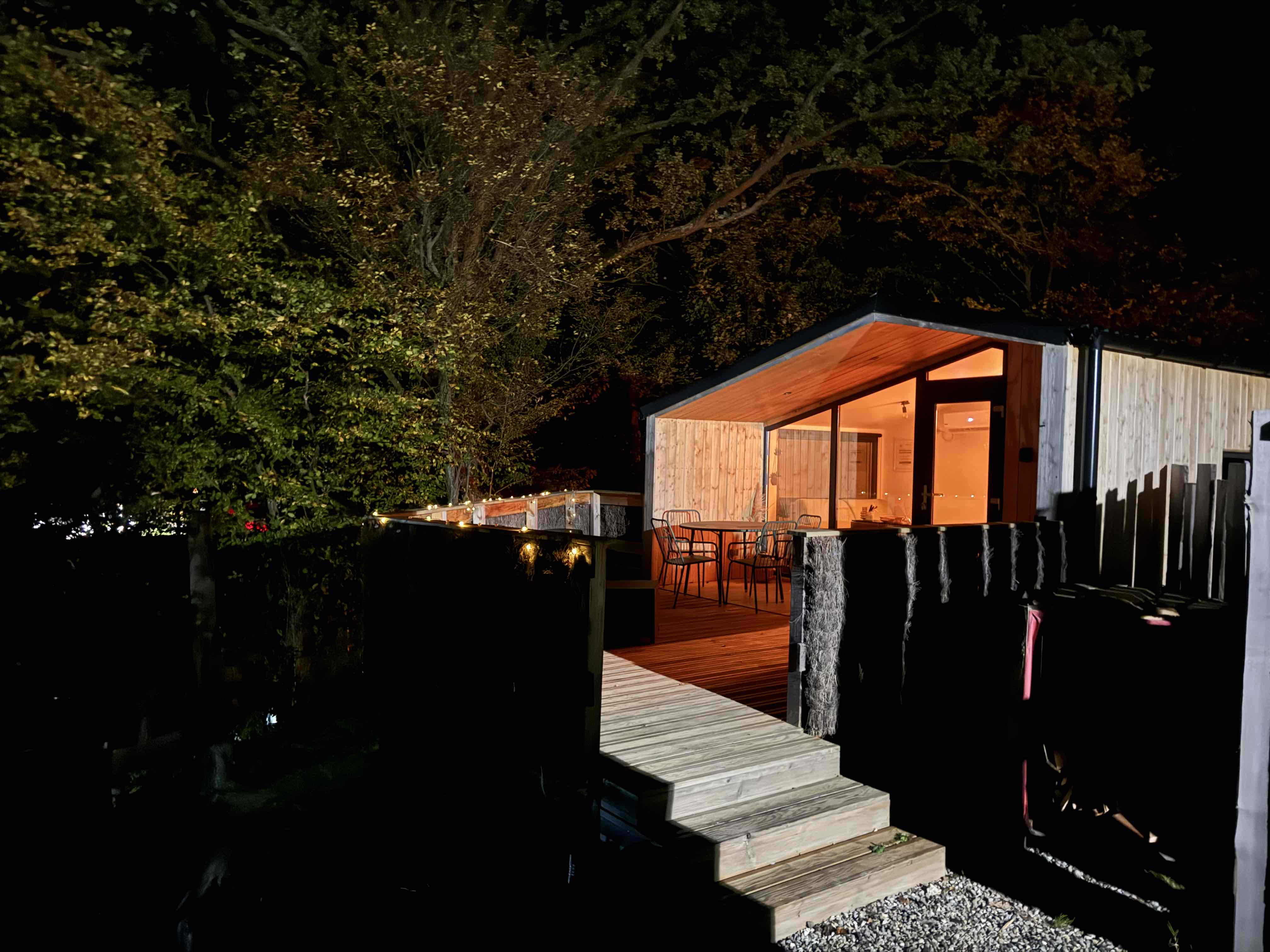 La Maison Cassiopée : une cabane avec bain nordique en Alsace à Orbey — espace de vie