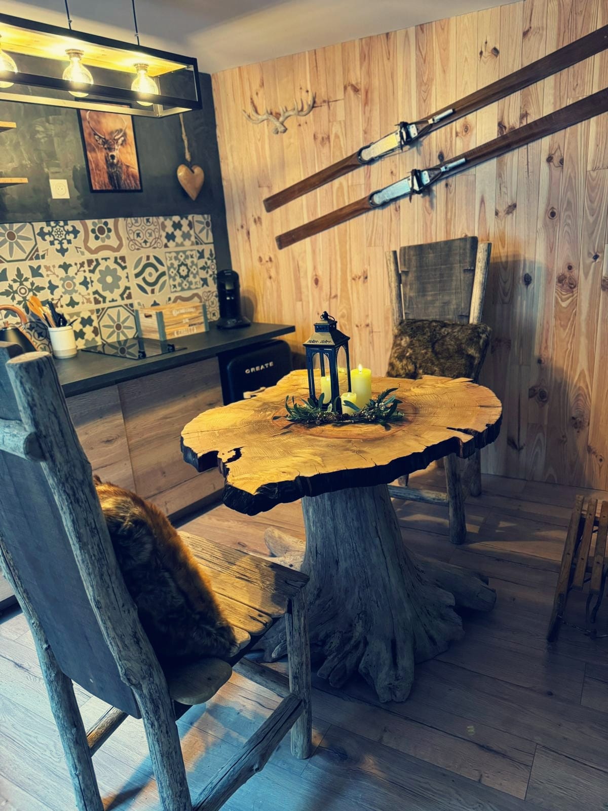 Chalet Romantique Spa & Ciné Privé — Chambre à thème avec jacuzzi à Amiens à Amiens — environnement naturel