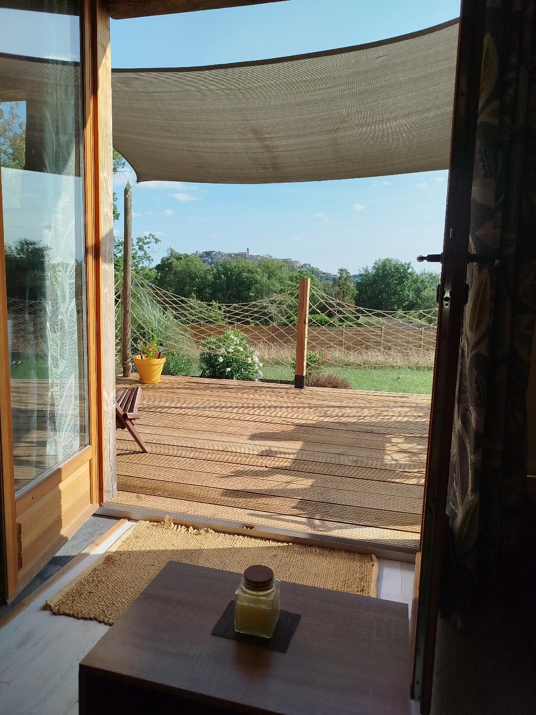 Cabane La Plaisance sur Ciel & SPA : une évasion sensorielle en Midi-Pyrénées à Cordes Sur Ciel — environnement naturel