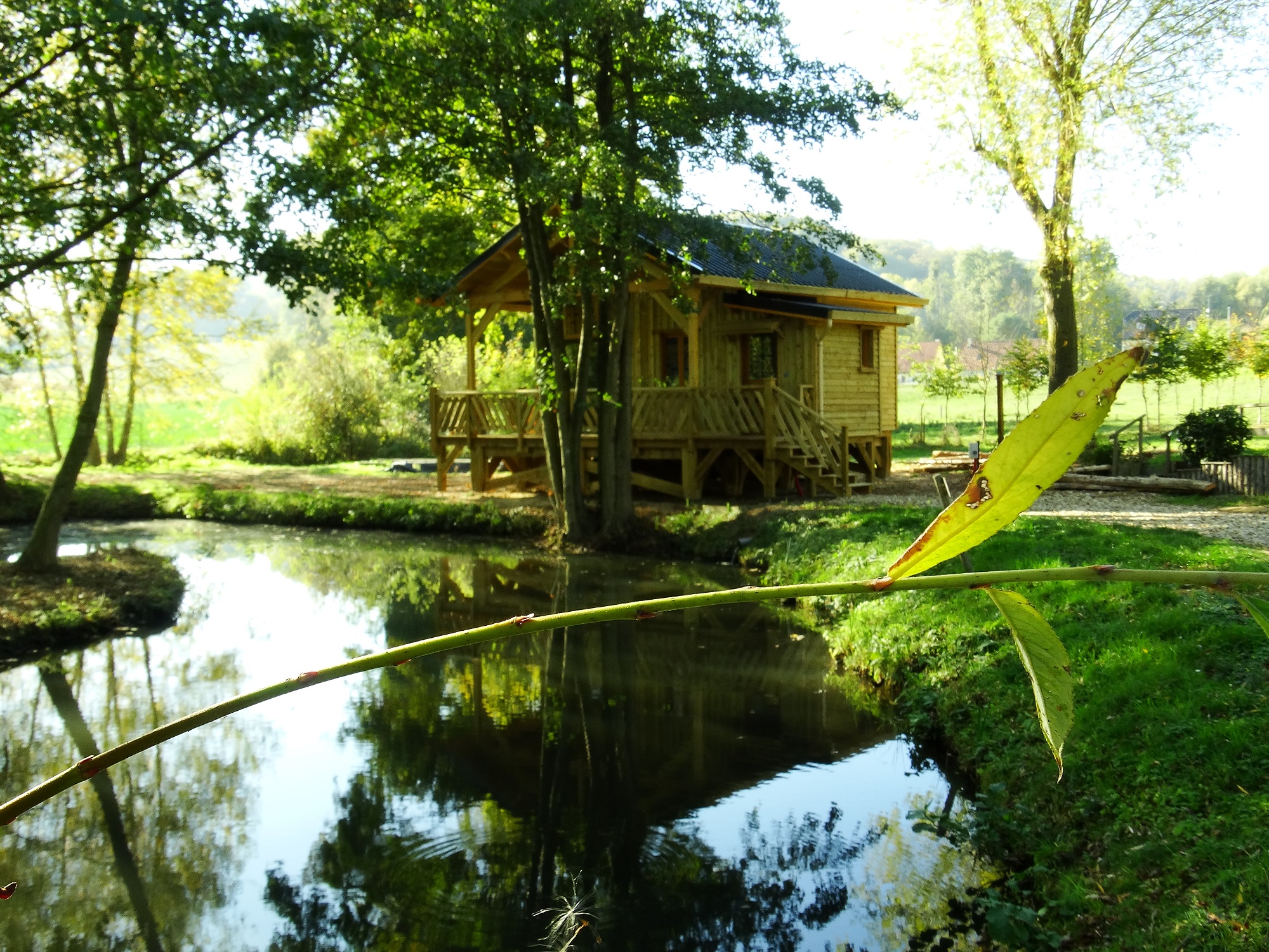 Cabane de l'Orpailleur : une escapade insolite en Picardie à Cessières-Suzy — vue intérieure