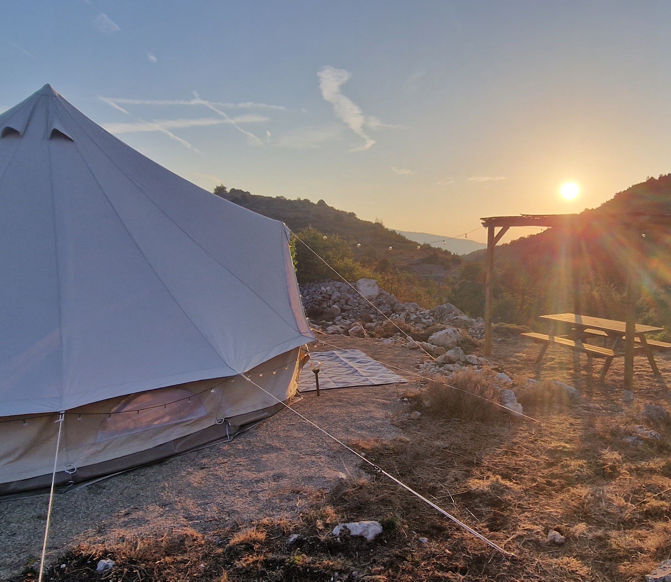 Tente Voie Lactée : une nuit sous les étoiles en Provence à Bézaudun-Les-Alpes — chambre