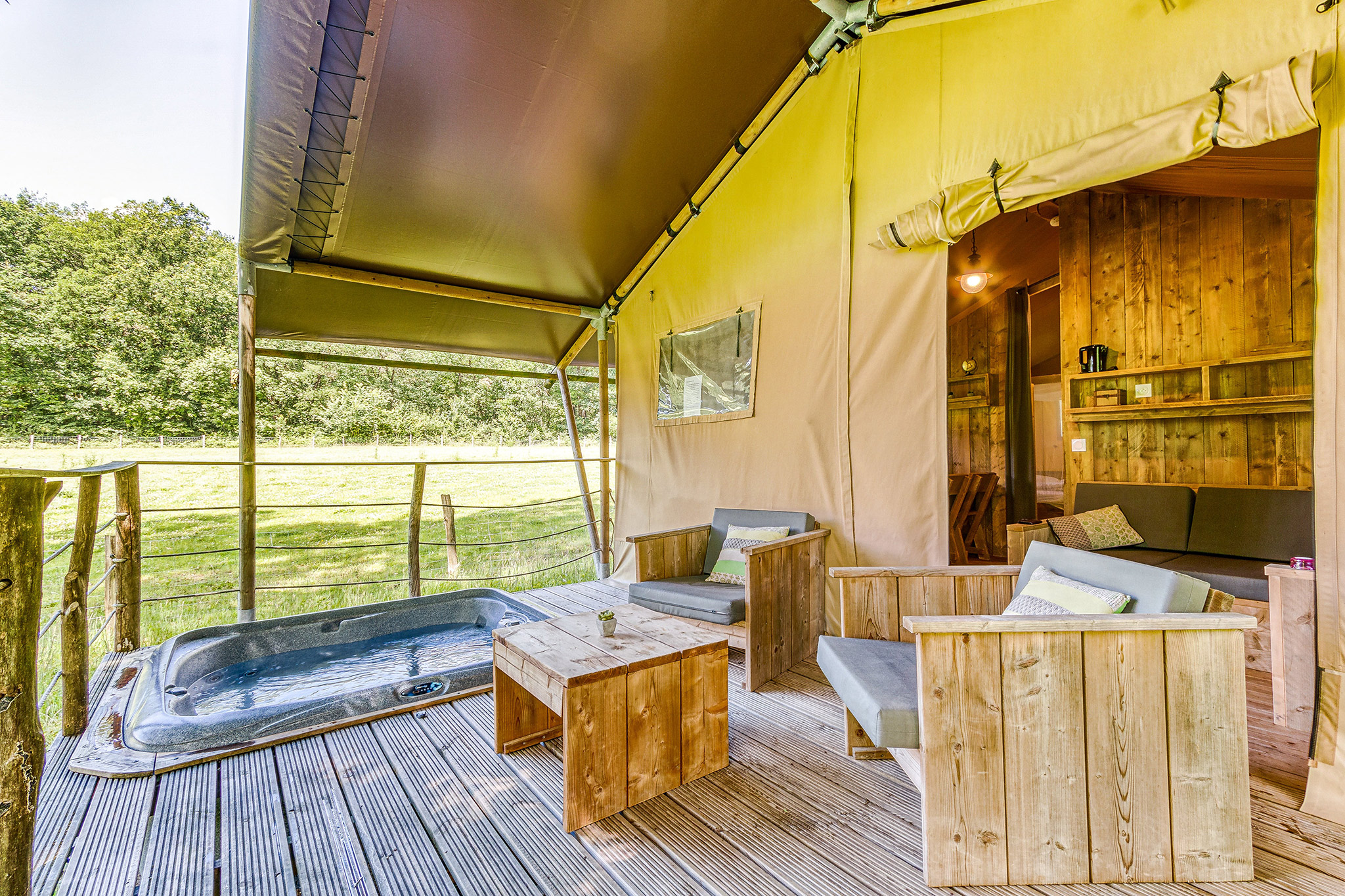 Lodge Spa du Ruisseau : une expérience immersive en pleine nature à Descartes — vue intérieure