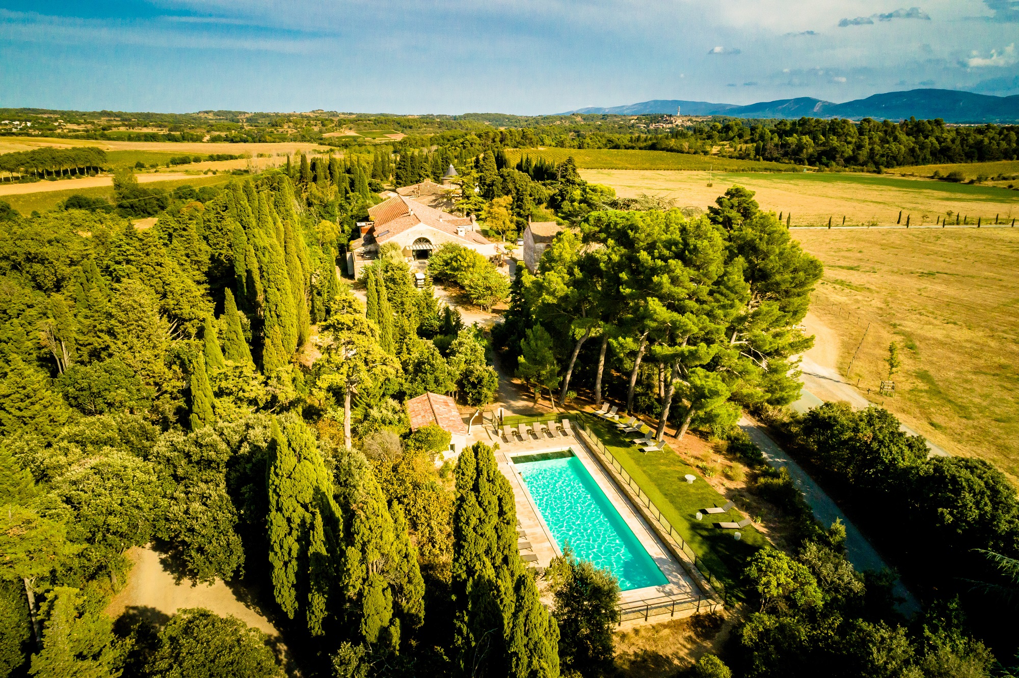 Cabane Fuste : une expérience suspendue en Languedoc-Roussillon à Villalier — détail architectural