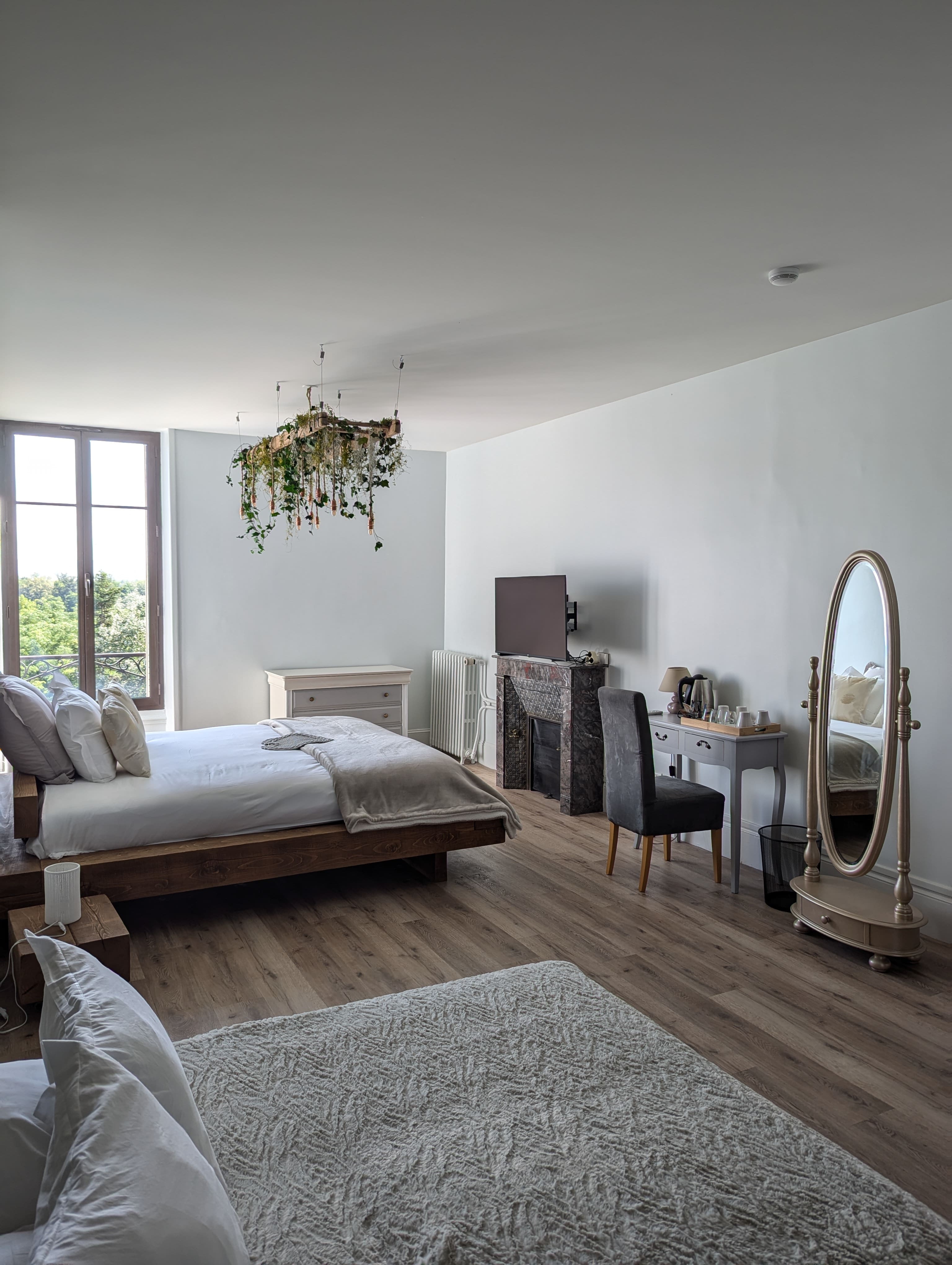 Chambre "Rêve de Colibri" — Séjour romantique avec spa à Puy-de-Dôme à Orcines — espace de vie
