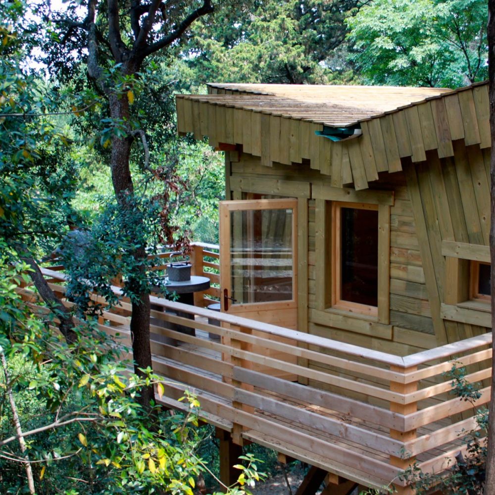 Cabane Cambuse : une expérience suspendue en Languedoc-Roussillon à Villalier — salle de bain